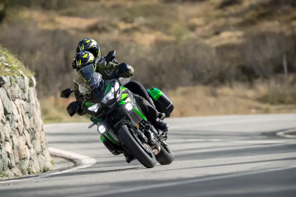 24MY Versys 650 BK1 ACT