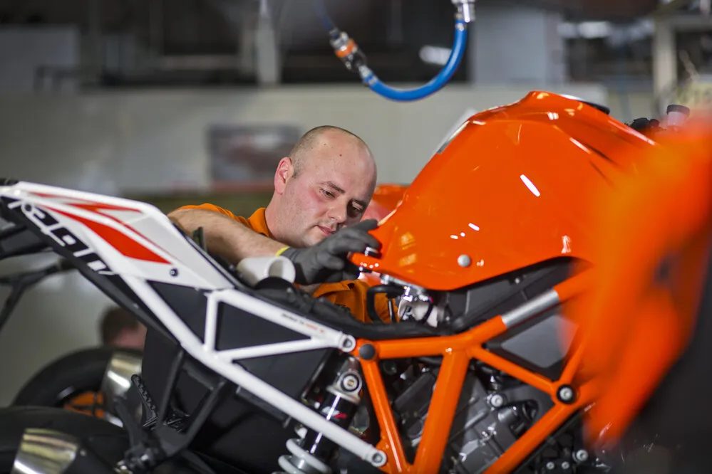 36911 KTM Assembly KTM Assembly Line