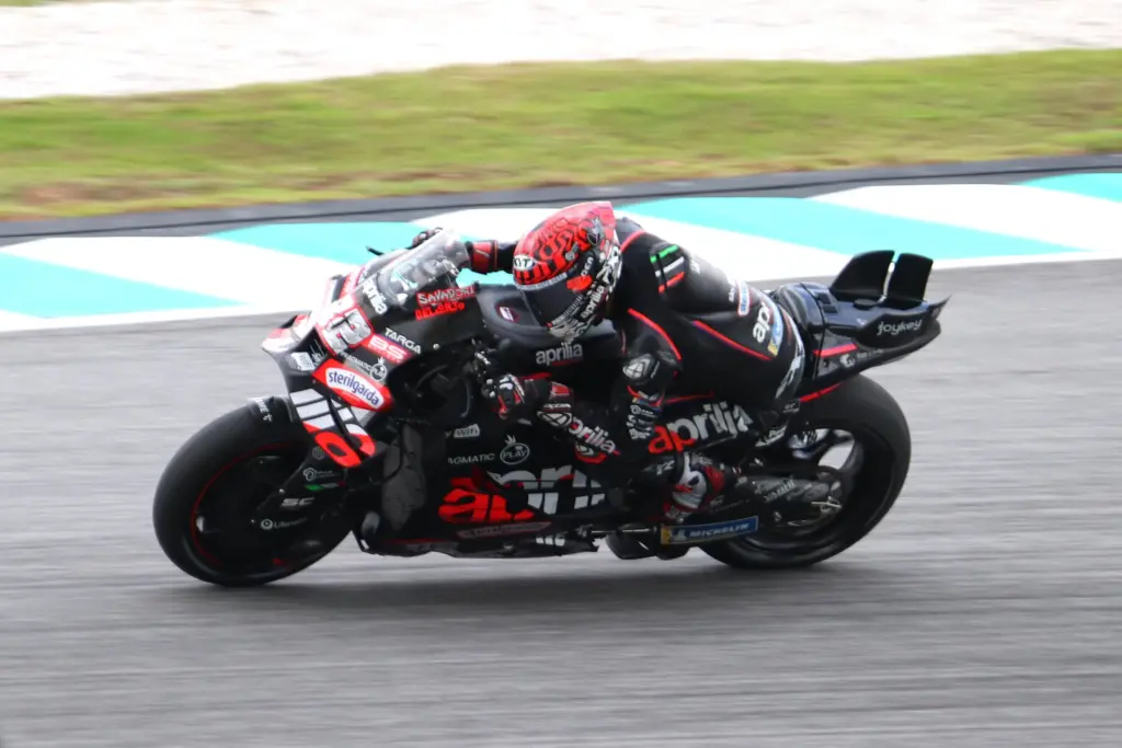 MotoGP 2025 Malaysian Grand Prix Aprilia Racing Lorenzo Savadori