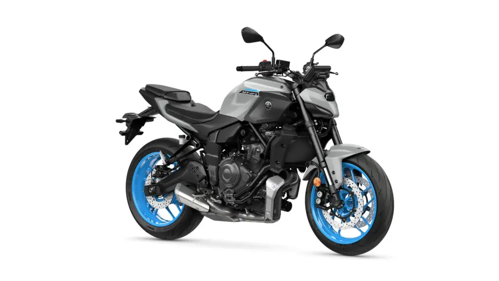 Gebruikte Yamaha YZF sport met 600cc motor uit 2004 bij NIWA Motoren