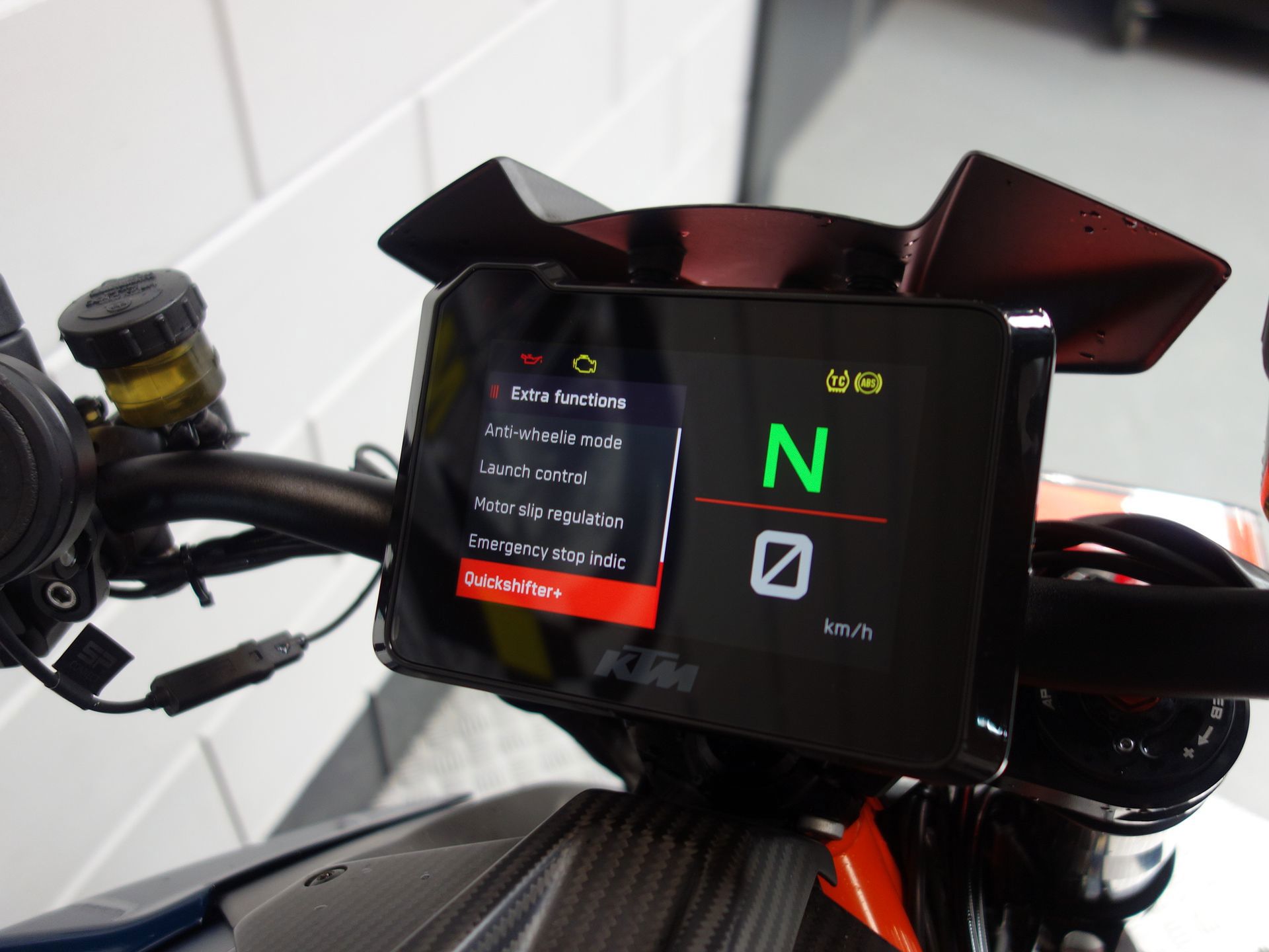 53487763-18-1 Gebruikte KTM 1290 naked bike met 1301cc motor uit 2021 bij NIWA Motoren