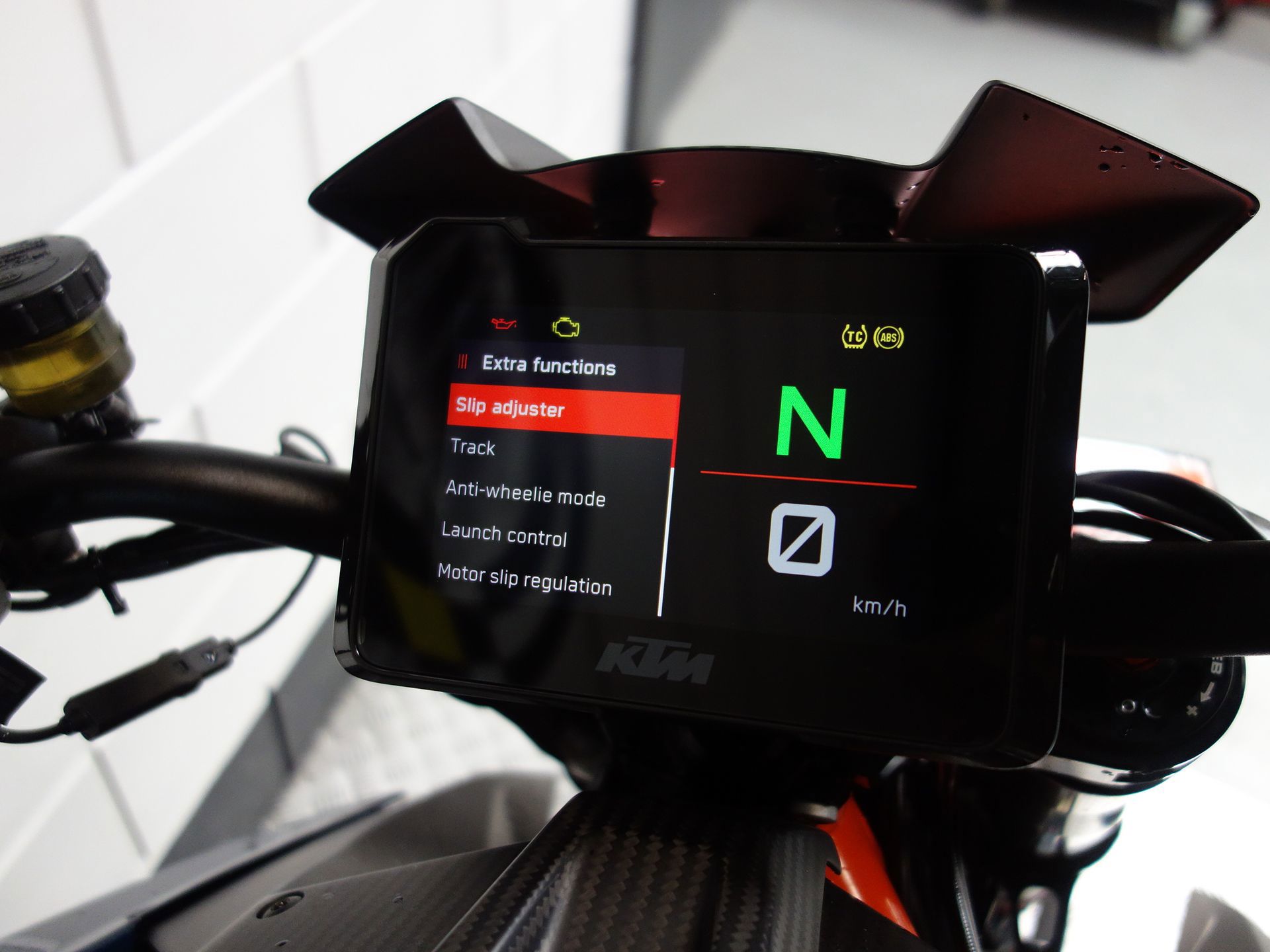 53487763-19-1 Gebruikte KTM 1290 naked bike met 1301cc motor uit 2021 bij NIWA Motoren