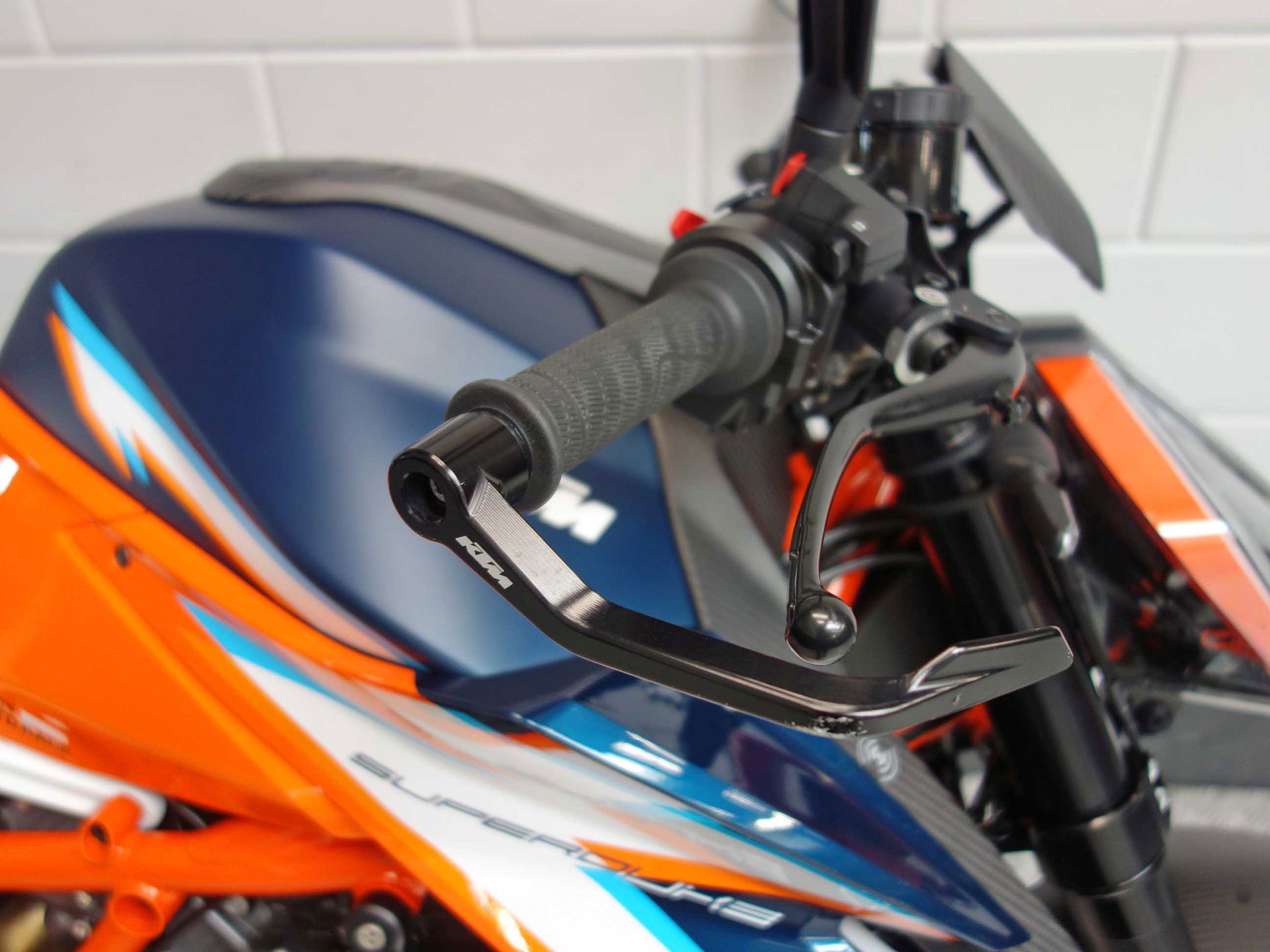 53487763-5-1 Gebruikte KTM 1290 naked bike met 1301cc motor uit 2021 bij NIWA Motoren