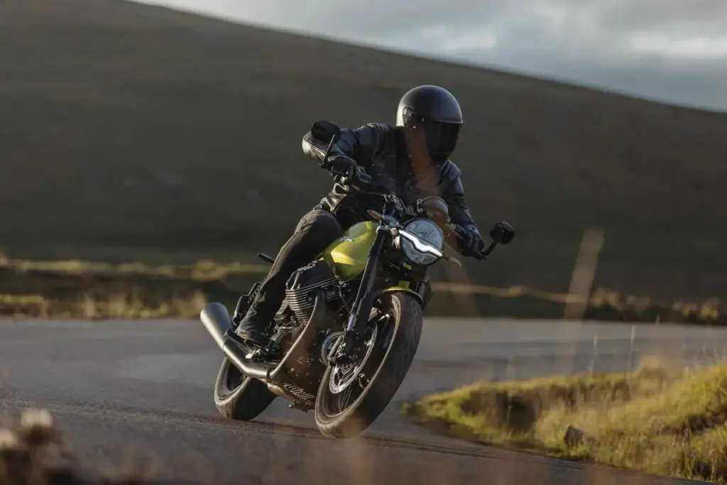 Moto Guzzi V7 Sport 07.jpeg