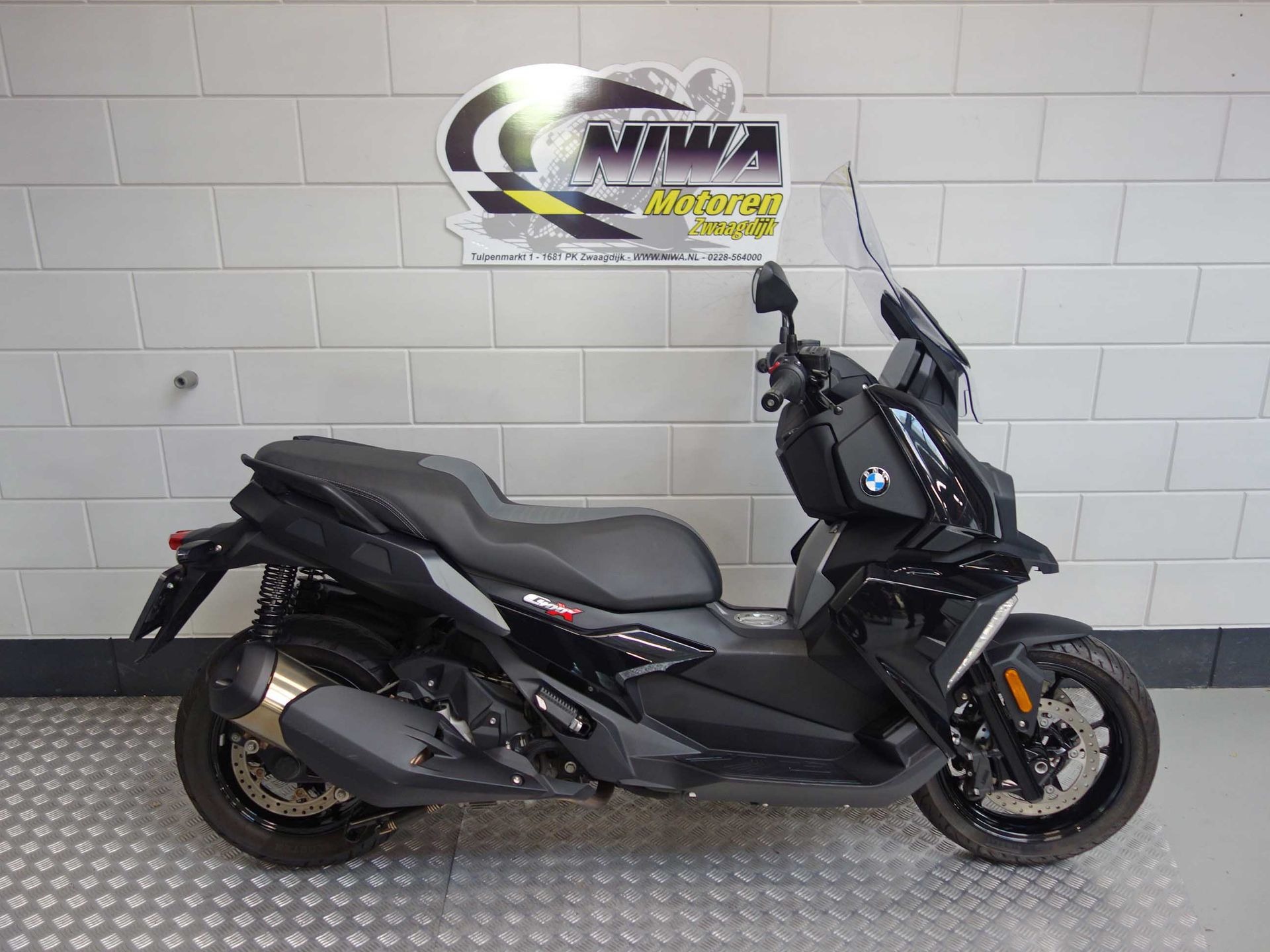 54915132-11 Gebruikte BMW C 400 X motorscooter met 350cc motor uit 2021 bij NIWA Motoren