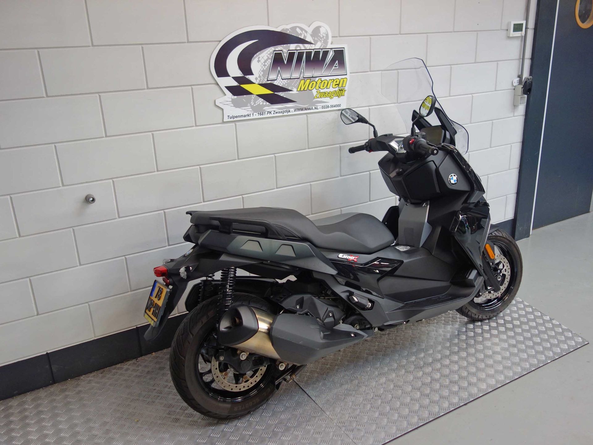 54915132-2 Gebruikte BMW C 400 X motorscooter met 350cc motor uit 2021 bij NIWA Motoren