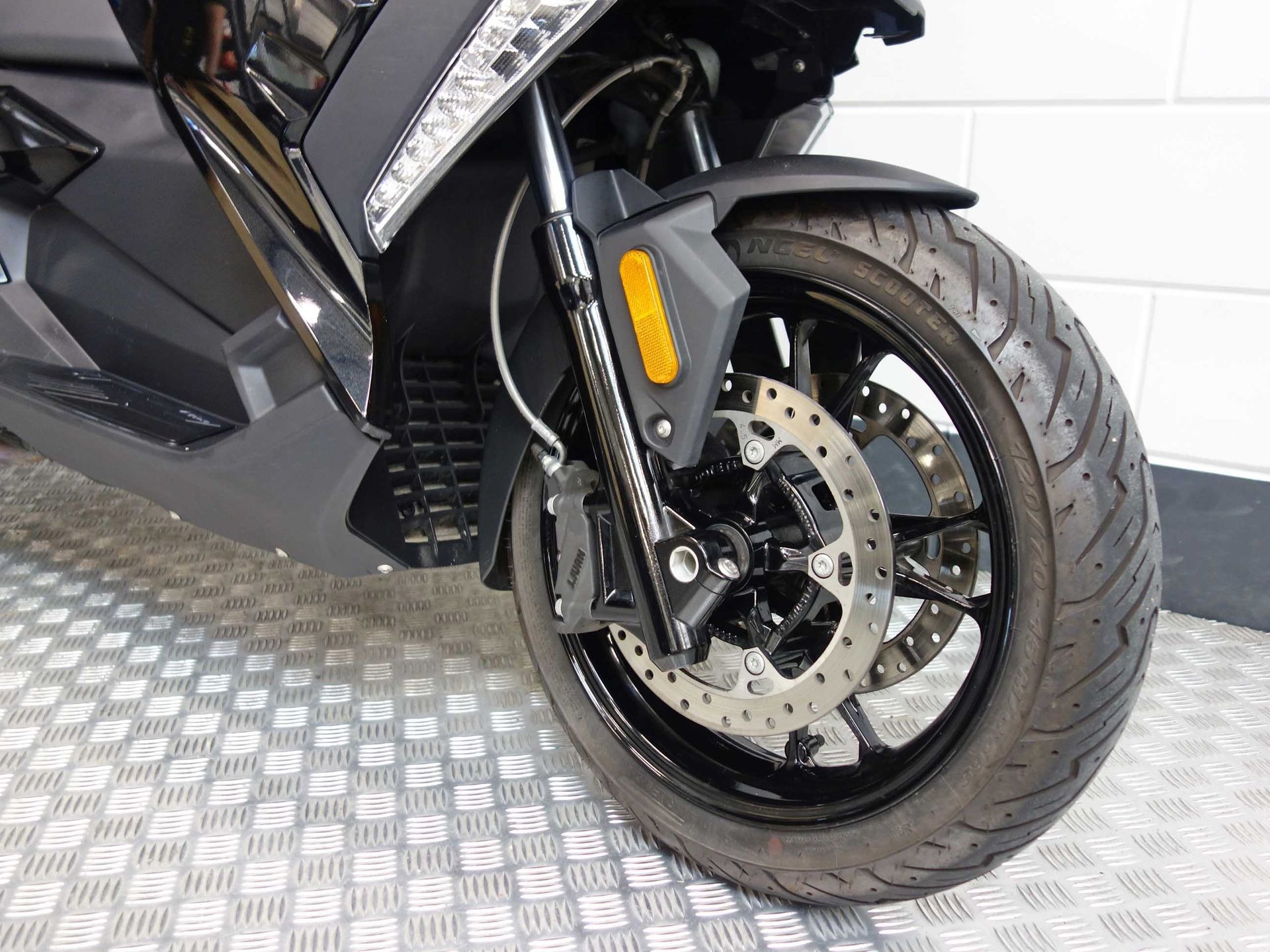 54915132-5 Gebruikte BMW C 400 X motorscooter met 350cc motor uit 2021 bij NIWA Motoren