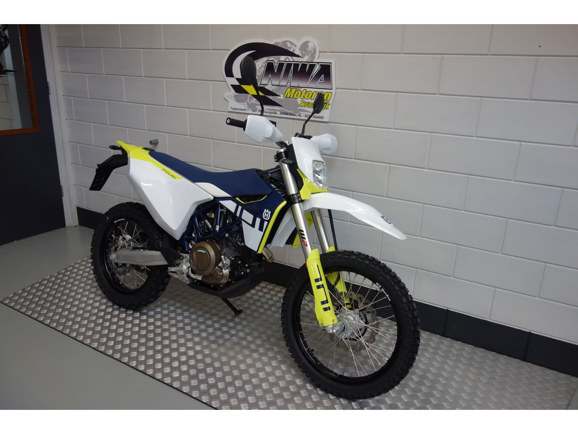 54915242-2 Nieuwe Husqvarna 701 Enduro enduro met cc motor uit 2025 bij NIWA Motoren