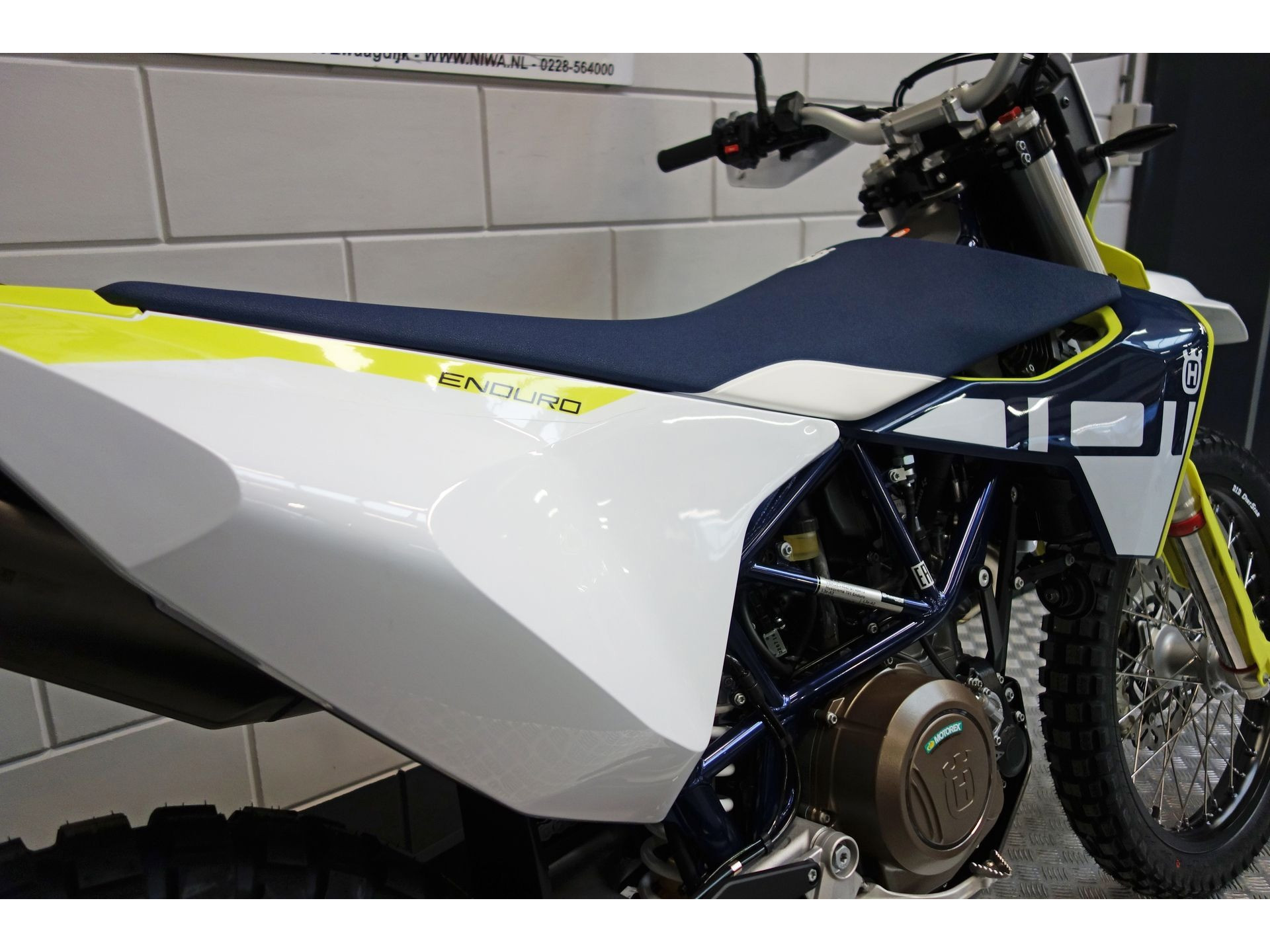 54915242-5 Nieuwe Husqvarna 701 Enduro enduro met cc motor uit 2025 bij NIWA Motoren