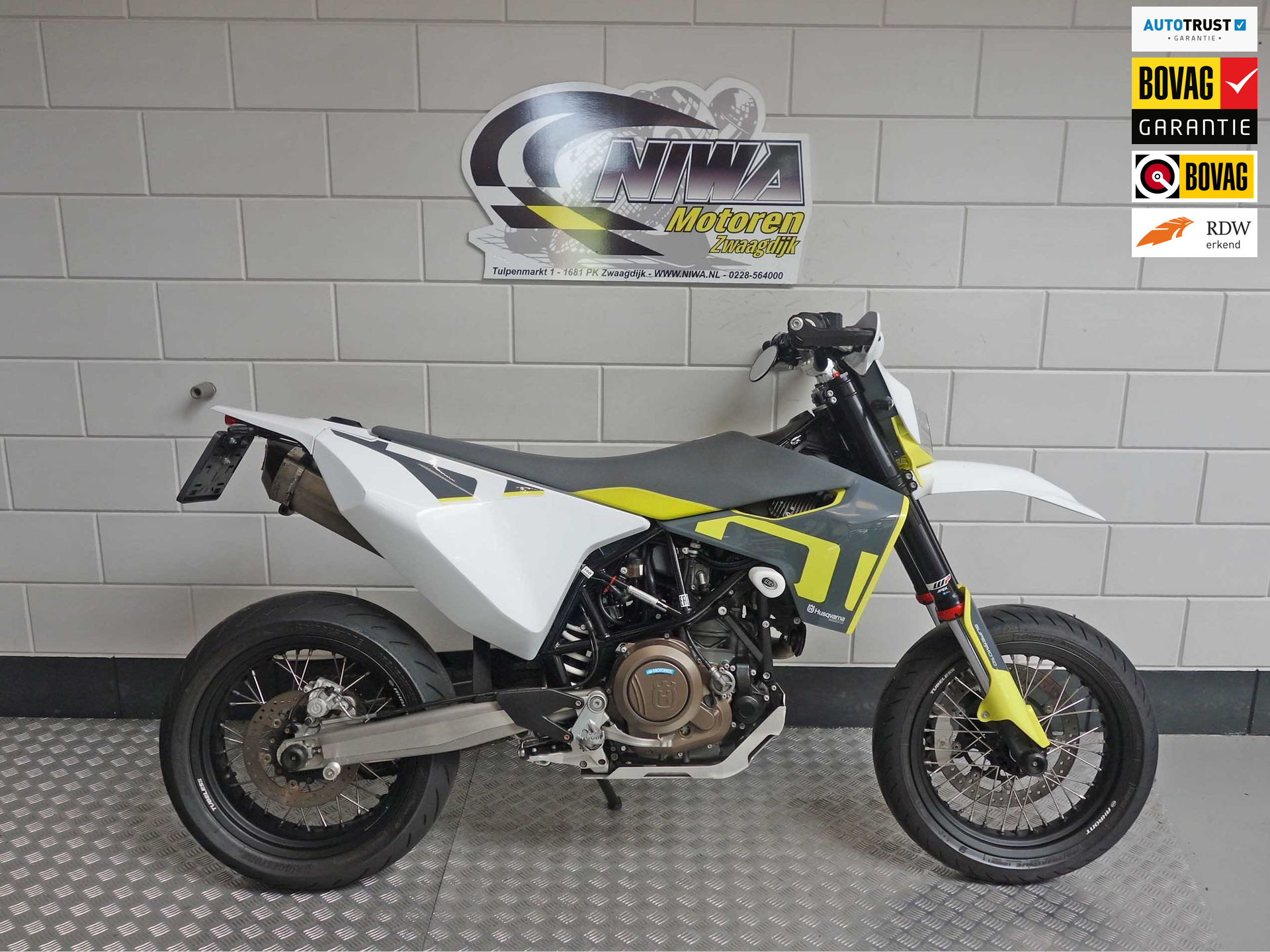 54915252-1 Gebruikte Husqvarna 701 Enduro supermotard met 693cc motor uit 2021 bij NIWA Motoren