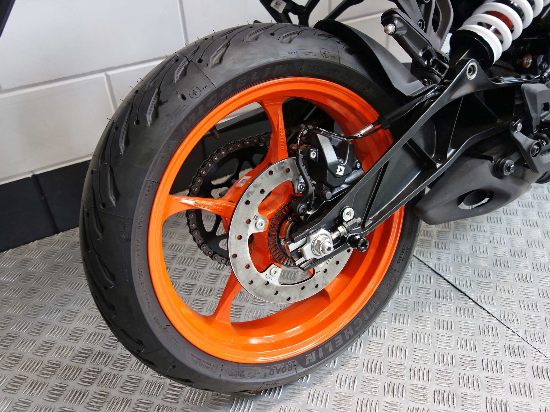 54915303-7 Nieuwe KTM 125 naked bike met cc motor uit 2026 bij NIWA Motoren