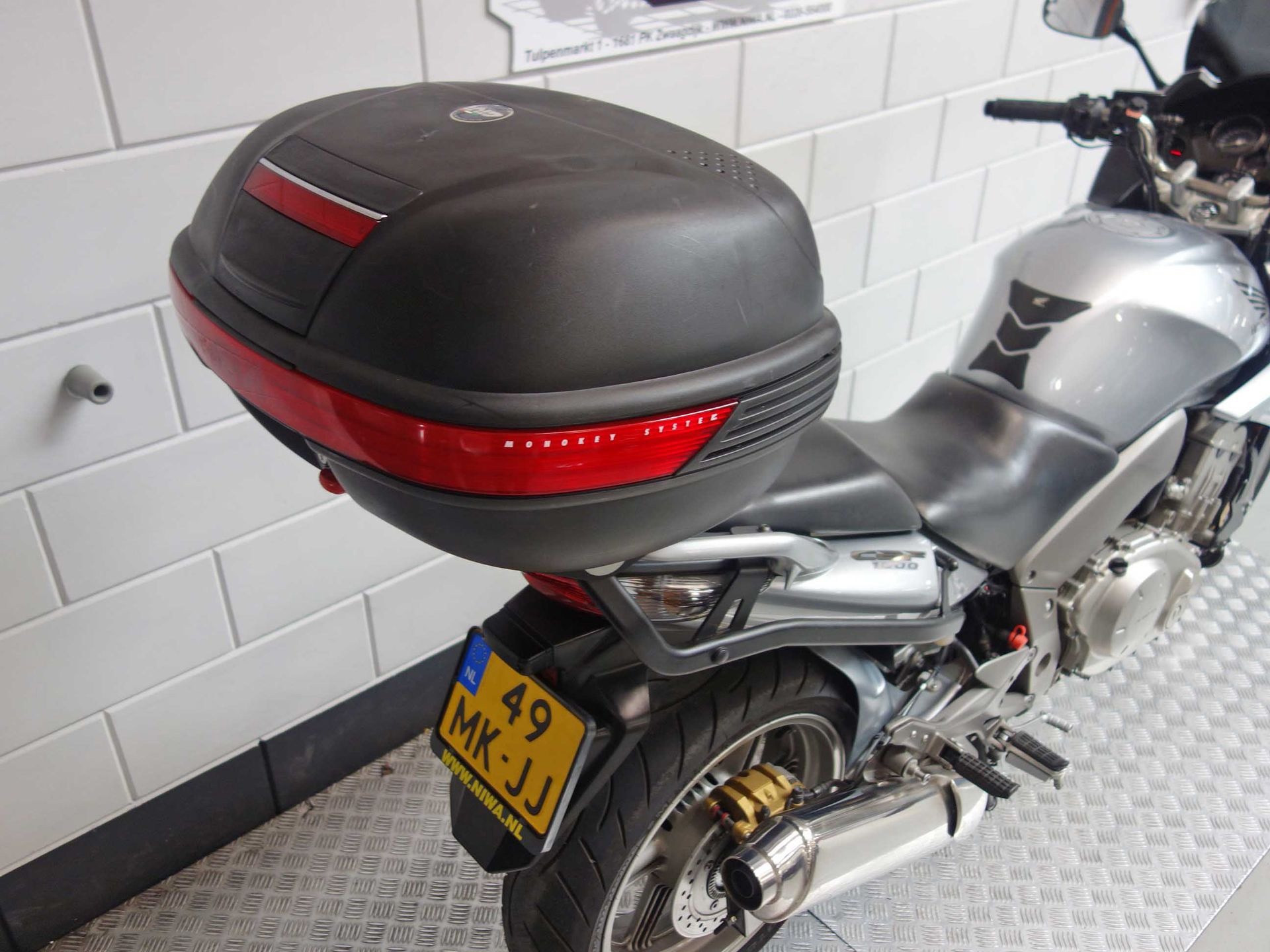 54915541-5 Gebruikte Honda tour met 998cc motor uit 2006 bij NIWA Motoren