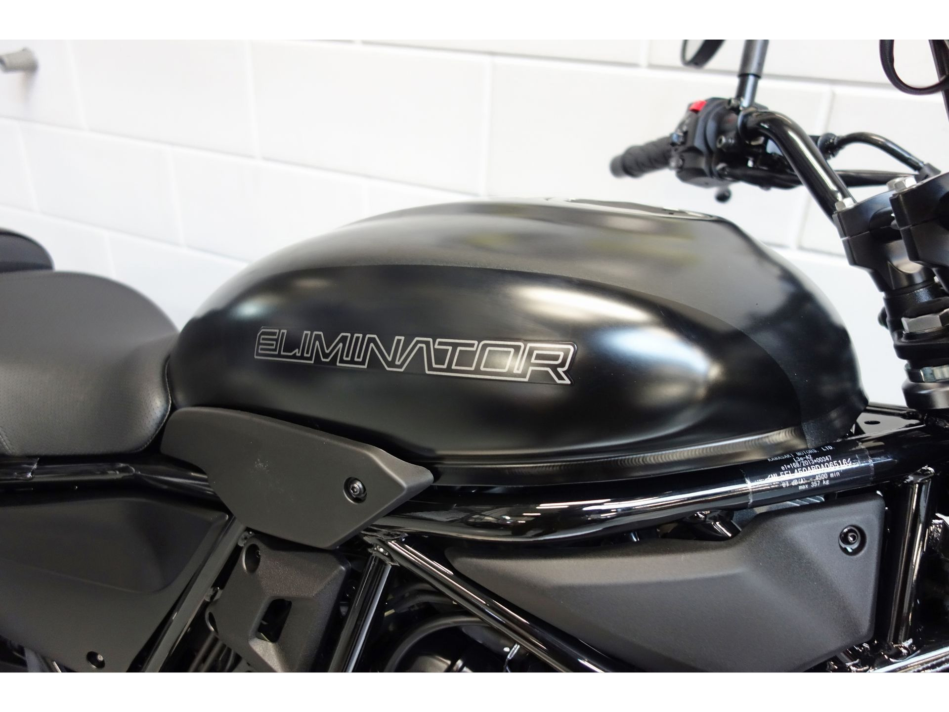 54915599-8 Gebruikte Kawasaki Eliminator 500 chopper met 451cc motor uit 2024 bij NIWA Motoren