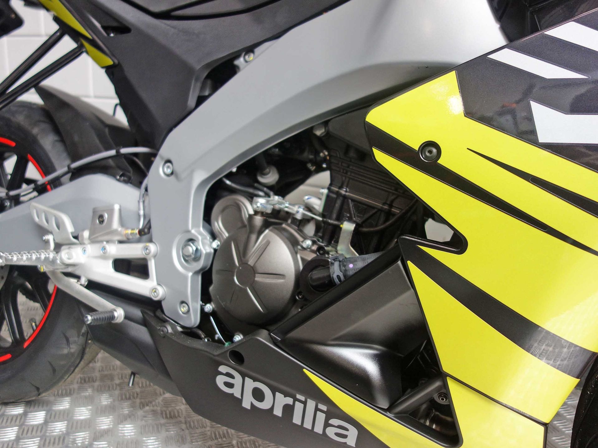 56630052-5 Nieuwe Aprilia RS 125 sport met 124cc motor uit 2026 bij NIWA Motoren