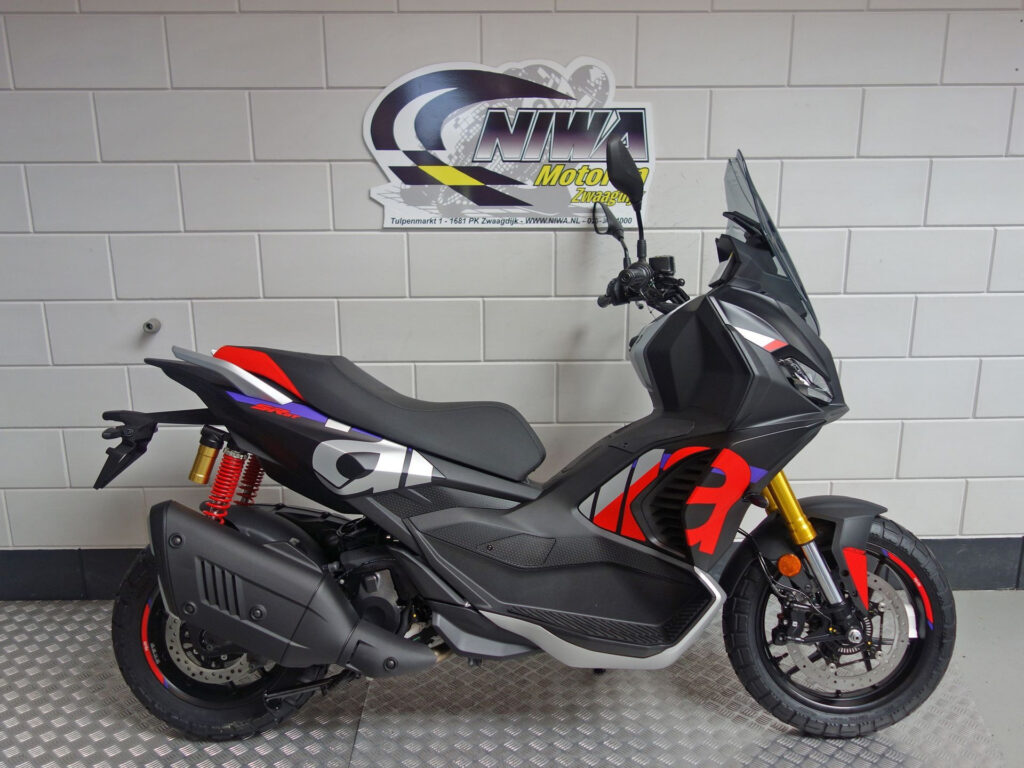 Nieuwe Aprilia SR GT motorscooter met 400cc motor uit 2026 bij NIWA Motoren