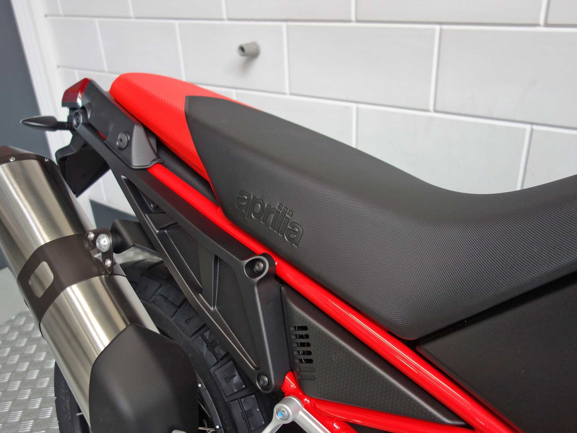 56630129-5 Nieuwe Aprilia Tuareg all-road met 659cc motor uit 2026 bij NIWA Motoren