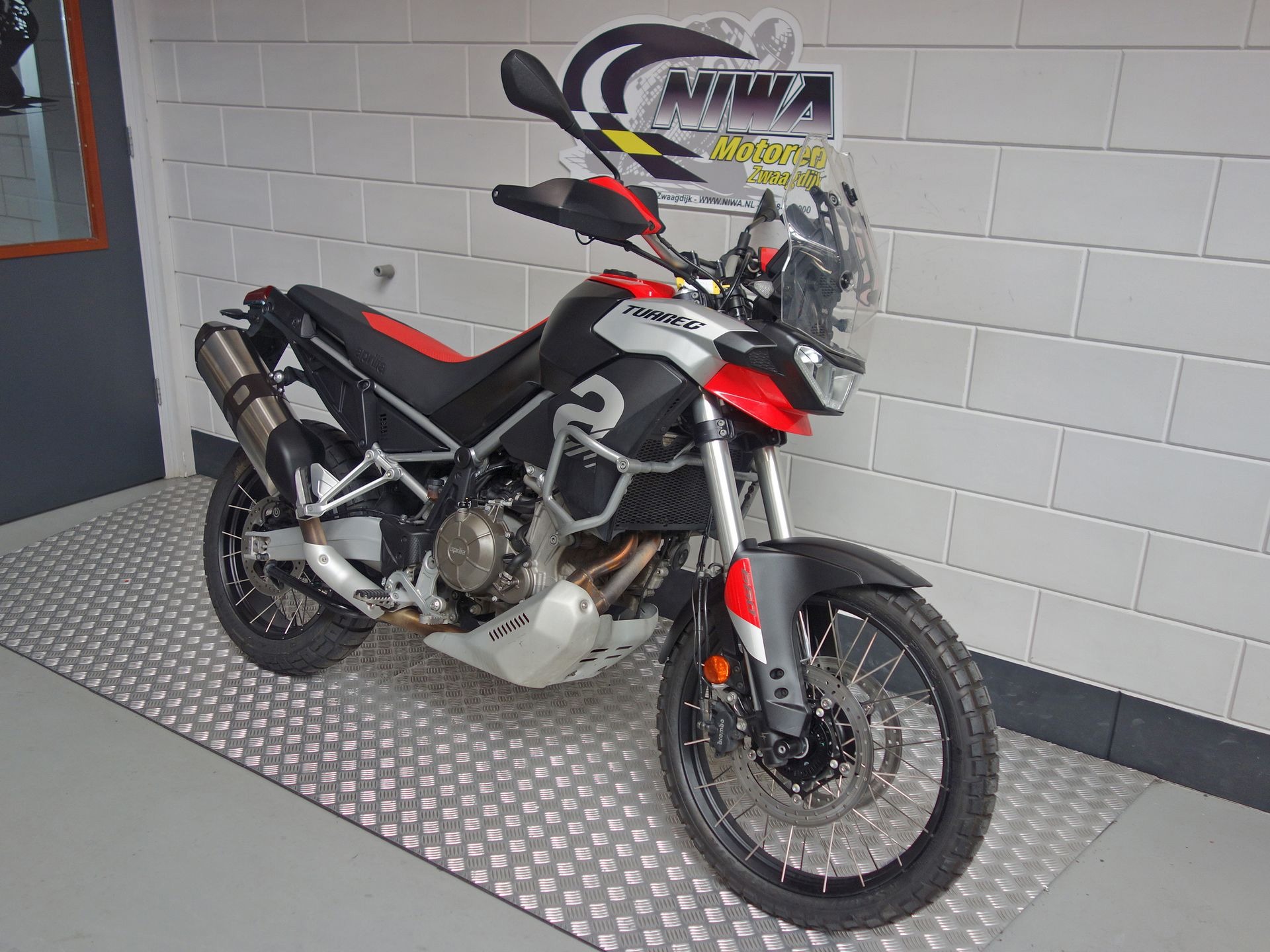 56630133-2 Gebruikte Aprilia Tuareg all-road met 659cc motor uit 2022 bij NIWA Motoren