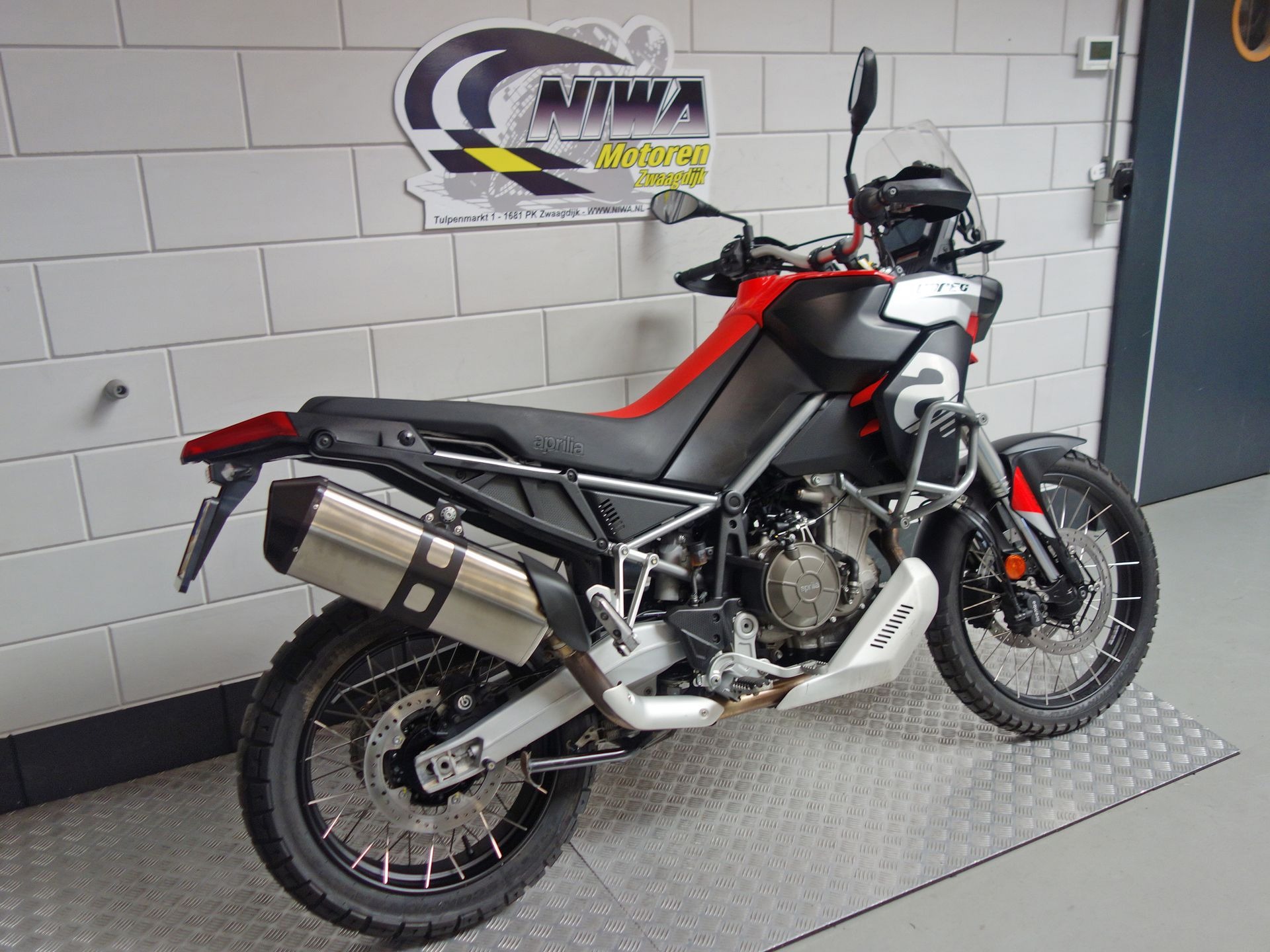56630133-3 Gebruikte Aprilia Tuareg all-road met 659cc motor uit 2022 bij NIWA Motoren