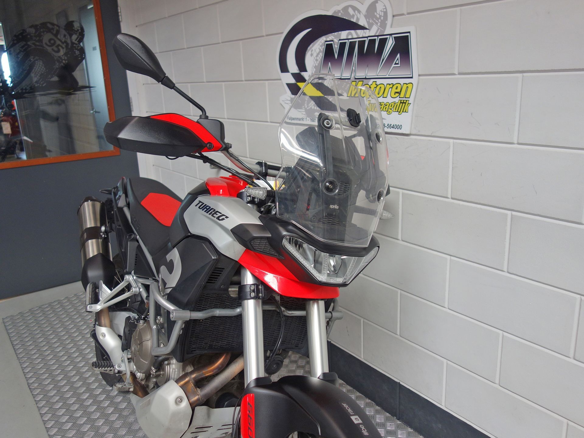 56630133-4 Gebruikte Aprilia Tuareg all-road met 659cc motor uit 2022 bij NIWA Motoren