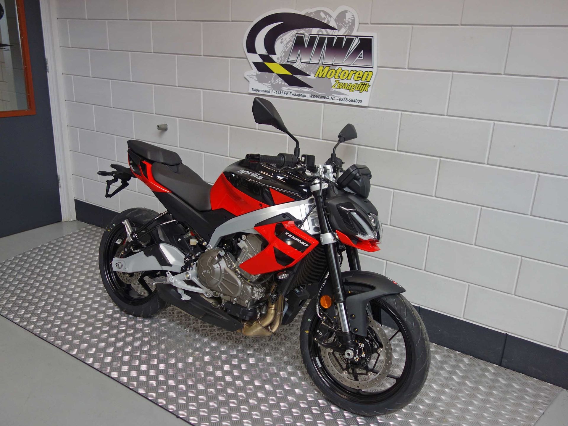 56630167-5 Nieuwe Aprilia Tuono naked bike met 457cc motor uit 2026 bij NIWA Motoren