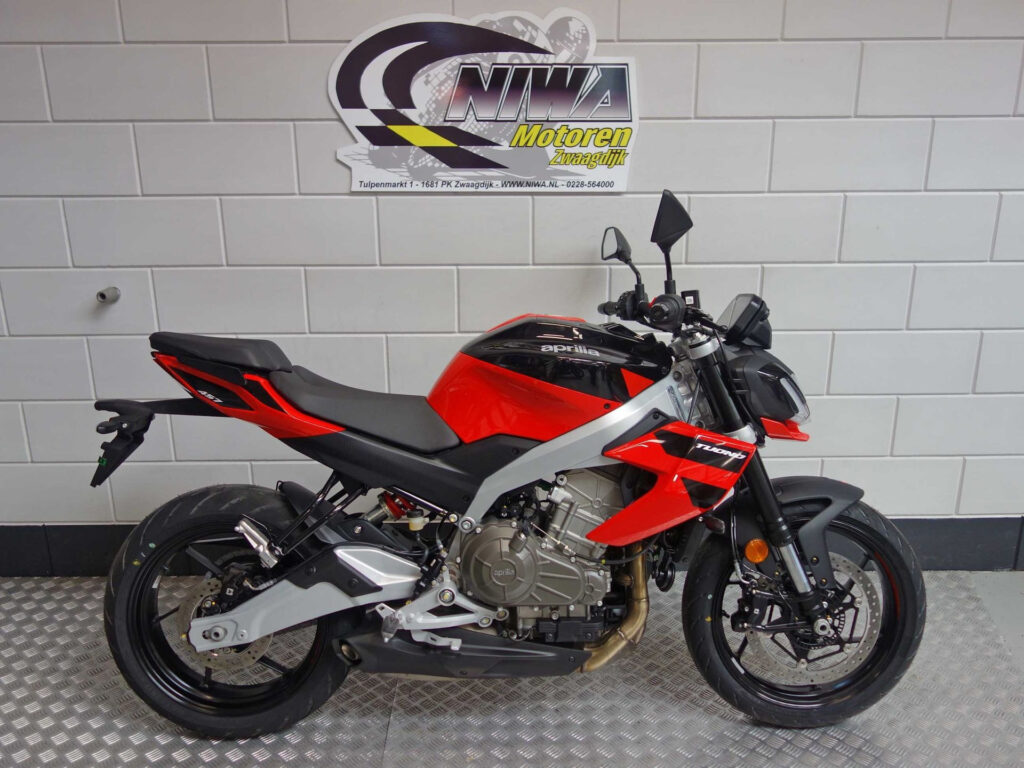 Gebruikte Aprilia Tuono naked bike met 457cc motor uit 2026 bij NIWA Motoren
