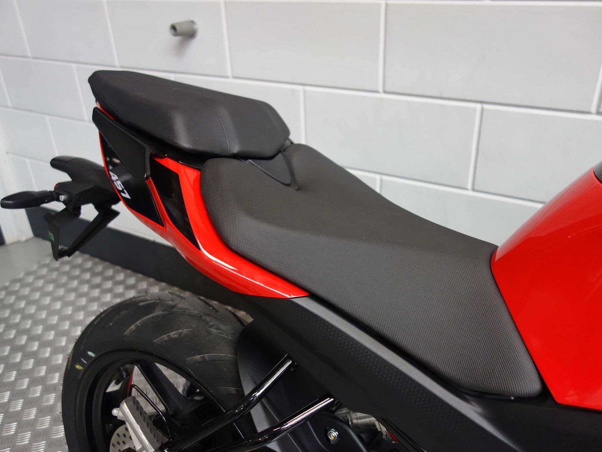 56630168-3 Gebruikte Aprilia Tuono naked bike met 457cc motor uit 2026 bij NIWA Motoren