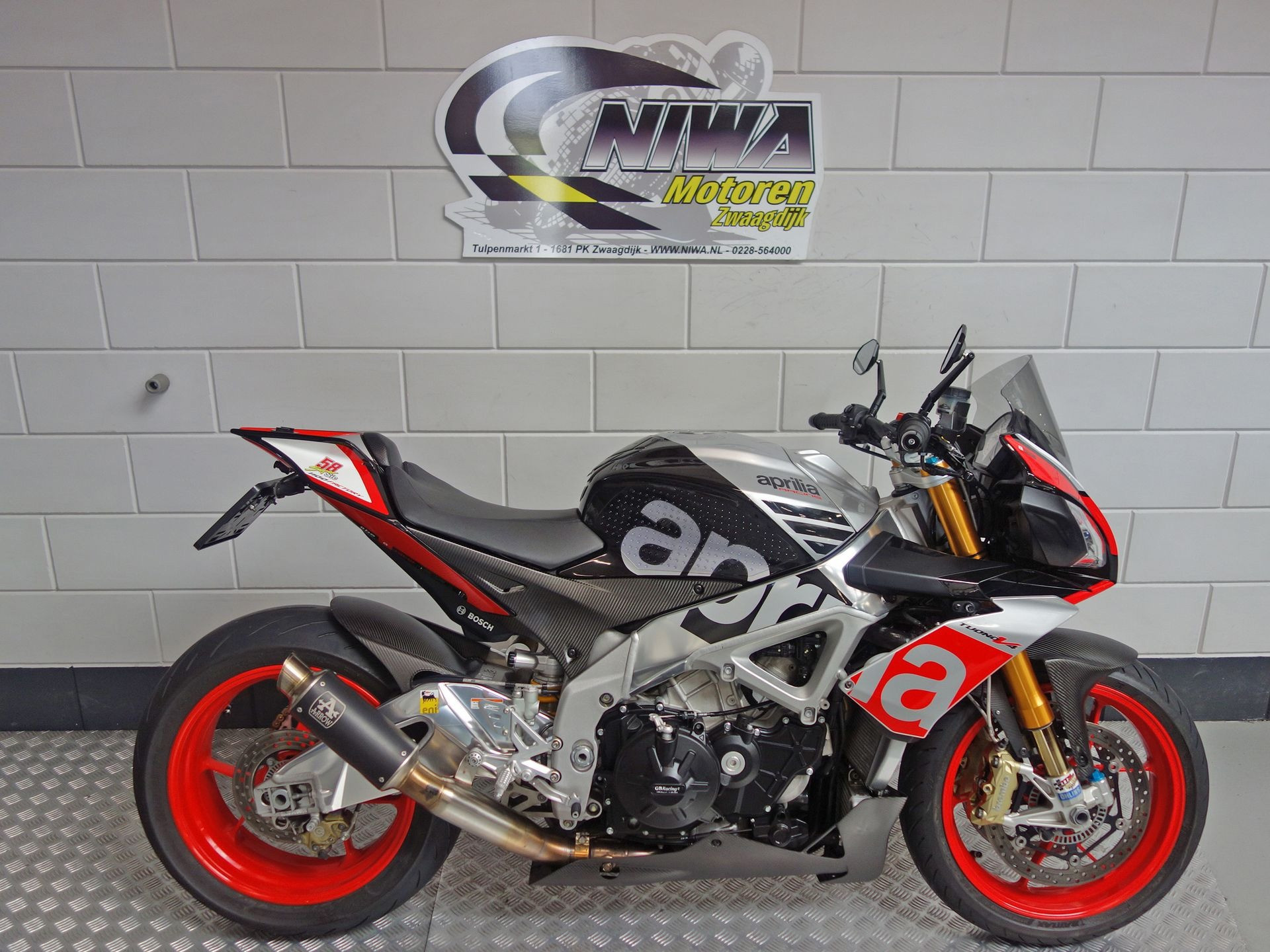 56630183-1 Gebruikte Aprilia Tuono V4 naked bike met 1077cc motor uit 2016 bij NIWA Motoren
