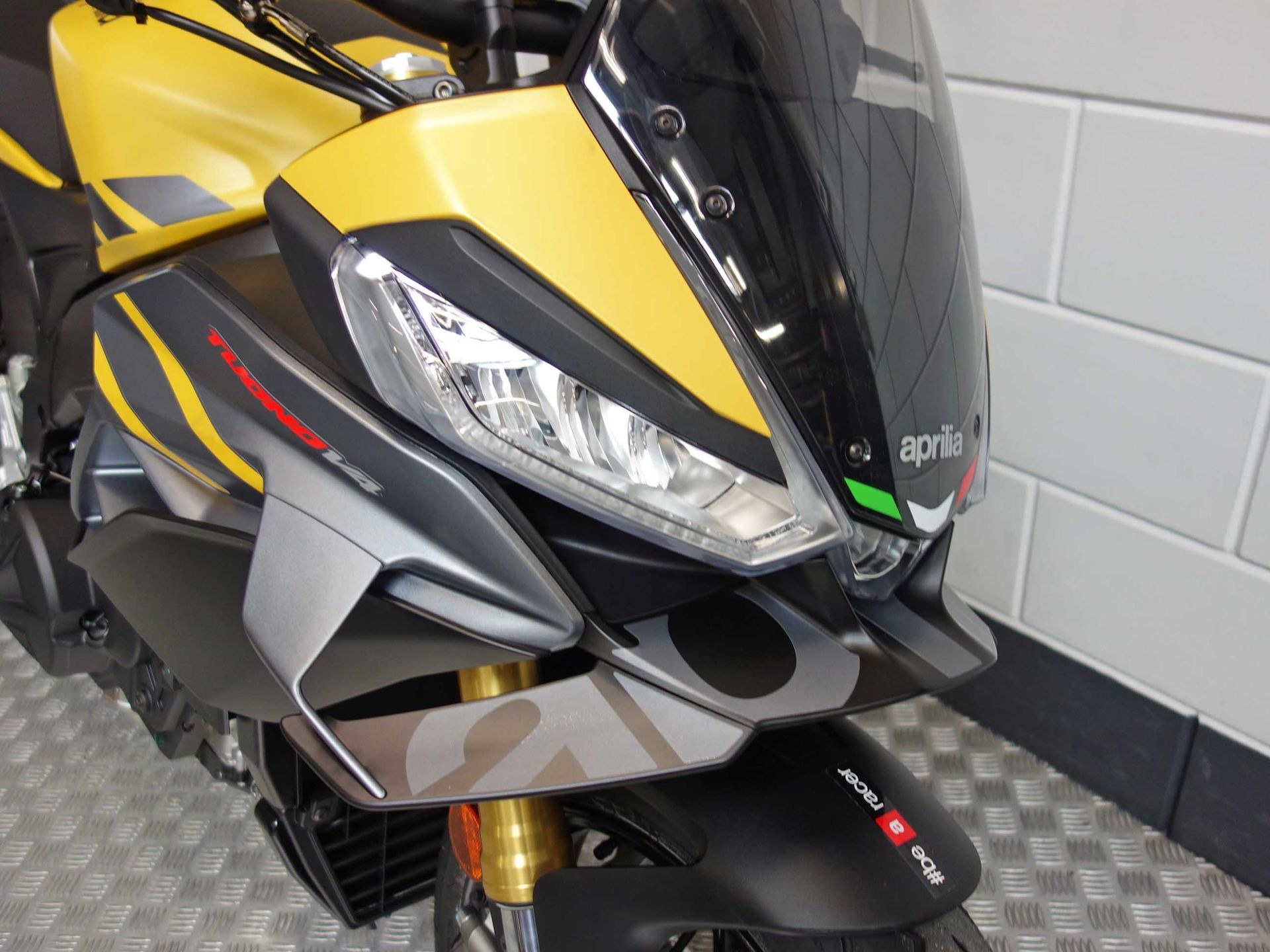 56630188-7 Nieuwe Aprilia Tuono V4 naked bike met 1150cc motor uit 2026 bij NIWA Motoren