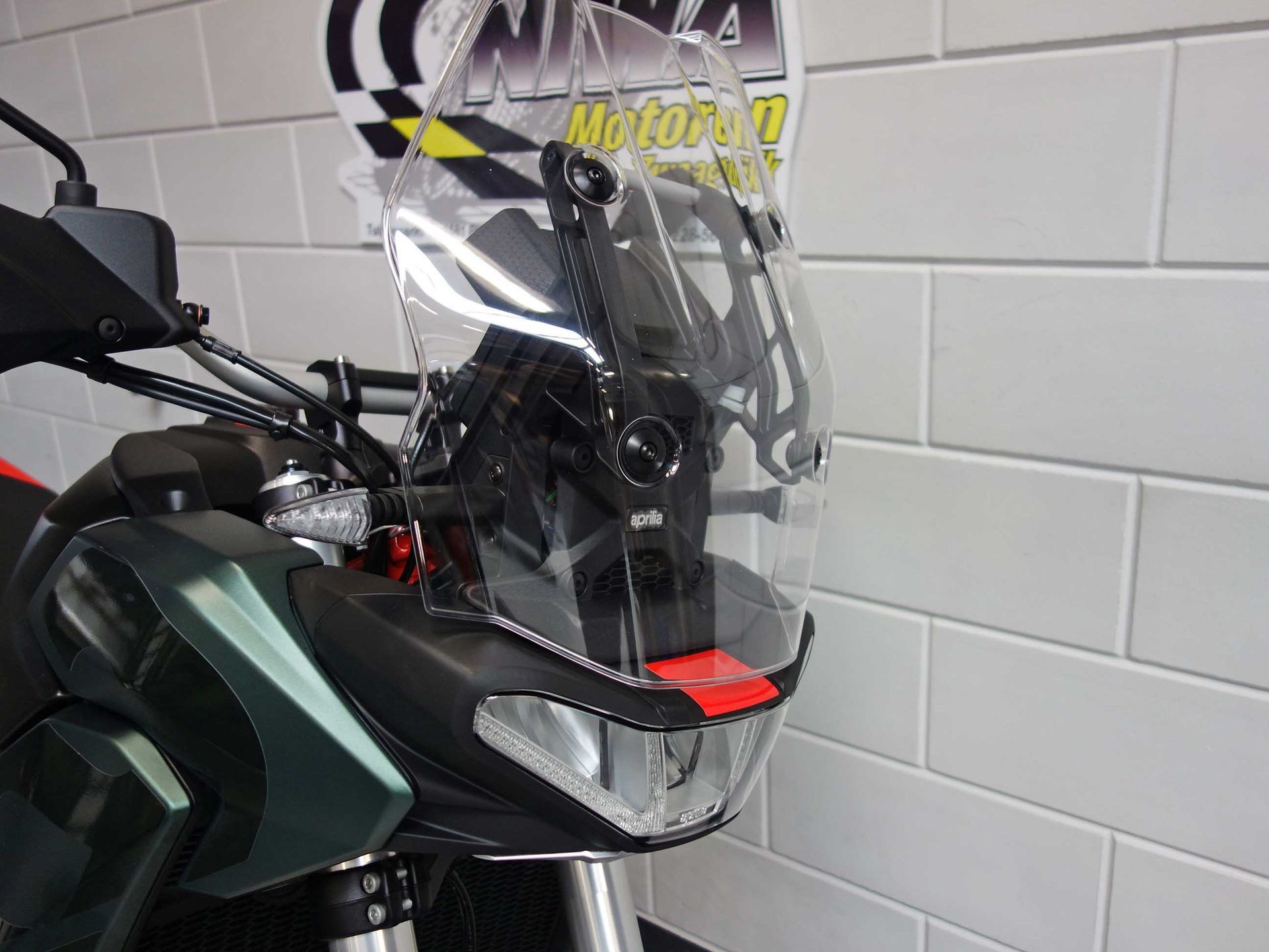 56630197-5 Nieuwe Aprilia Tuareg tour met 659cc motor uit 2026 bij NIWA Motoren