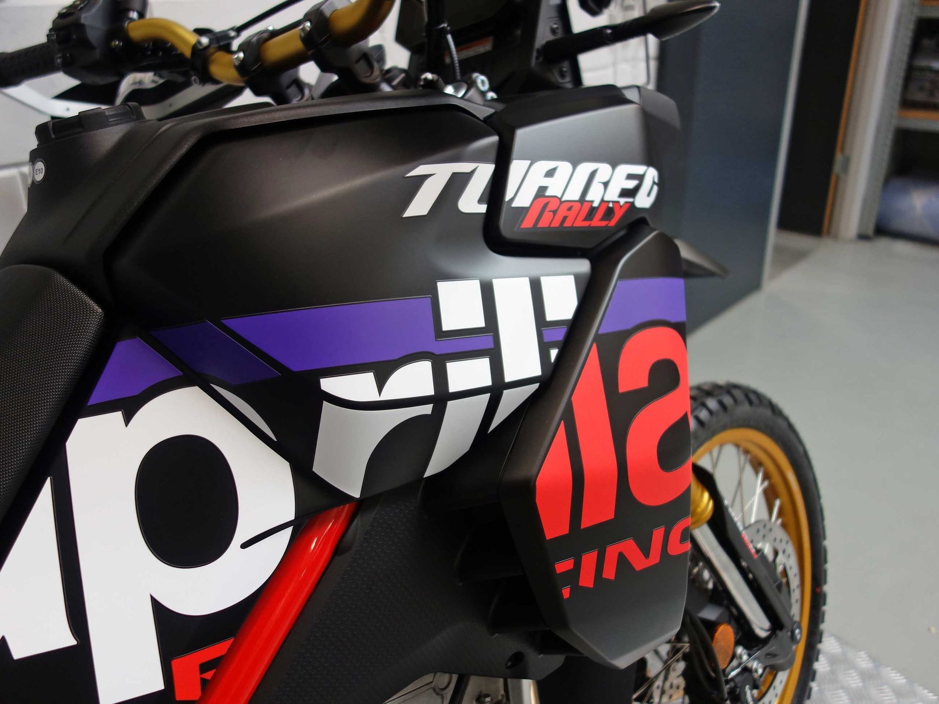 56630209-5 Nieuwe Aprilia Tuareg tour met 660cc motor uit 2026 bij NIWA Motoren