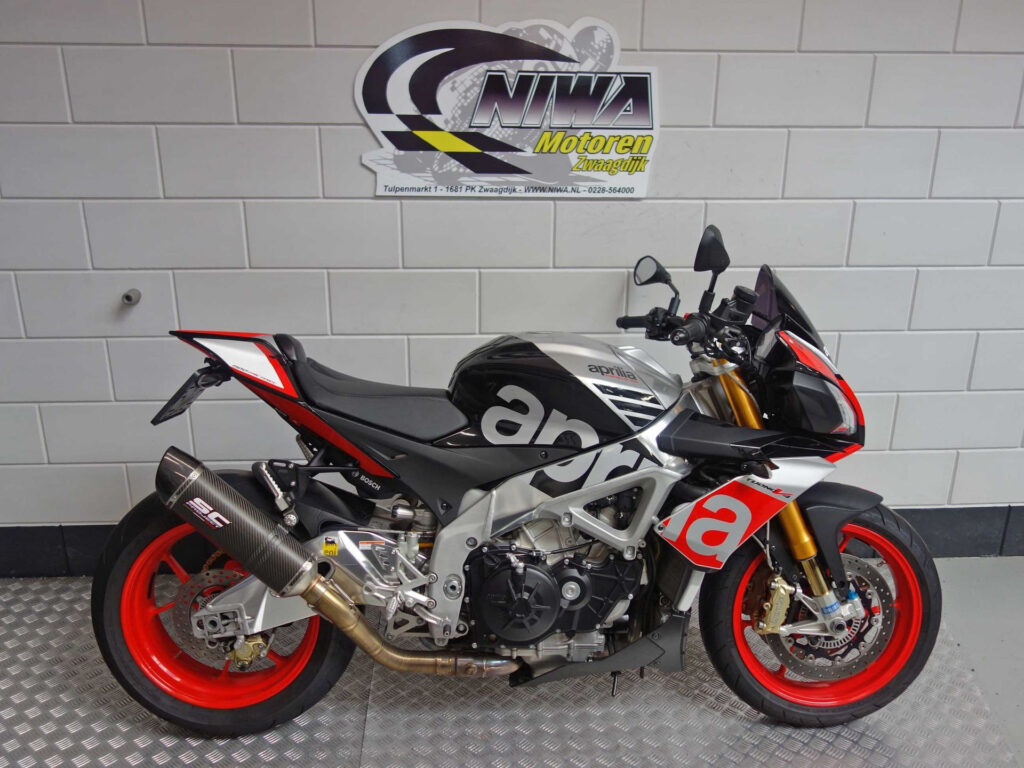 Gebruikte Aprilia Tuono V4 naked bike met 1077cc motor uit 2016 bij NIWA Motoren