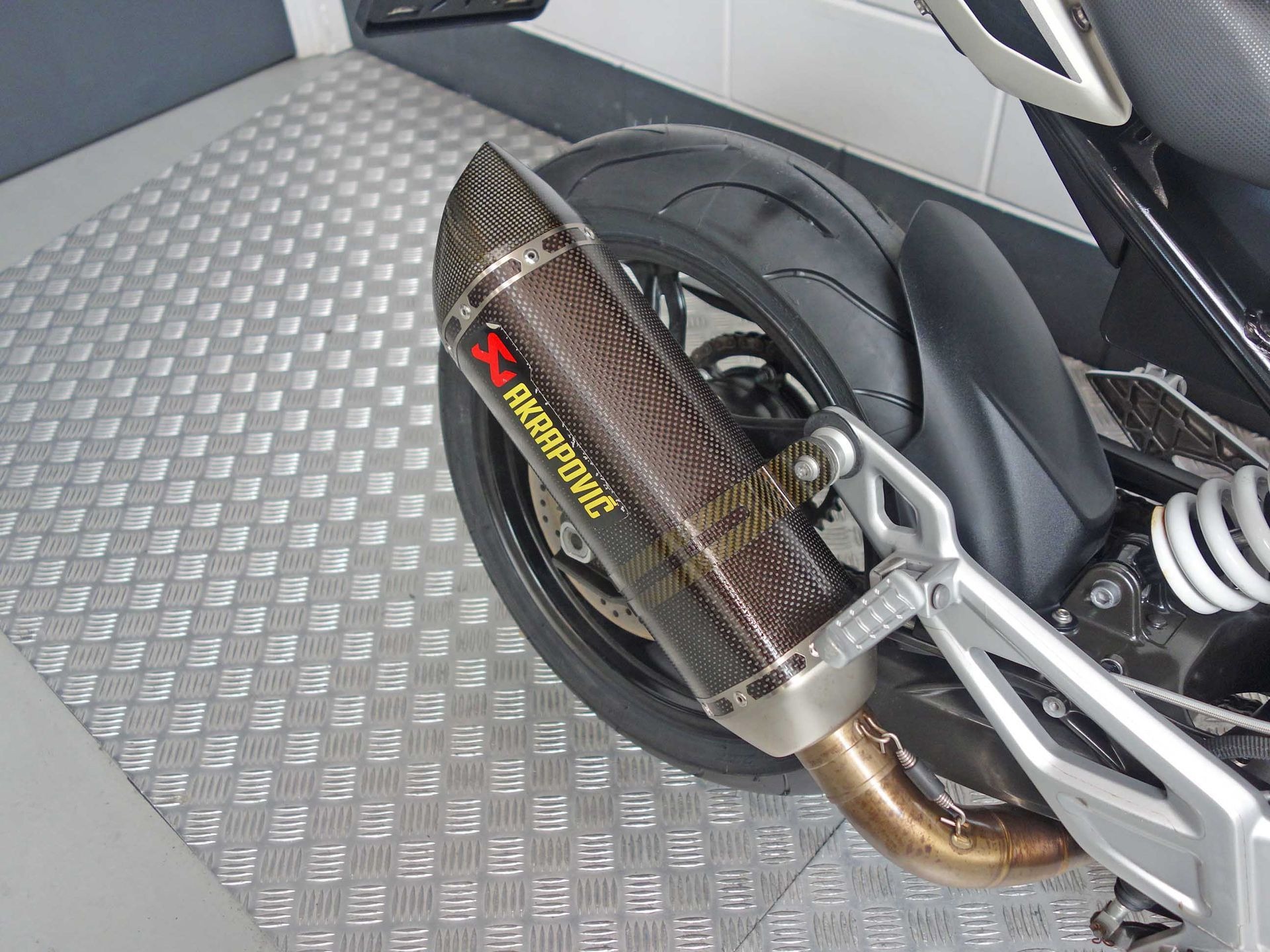 56630280-5 Gebruikte BMW G 310 R naked bike met 313cc motor uit 2018 bij NIWA Motoren