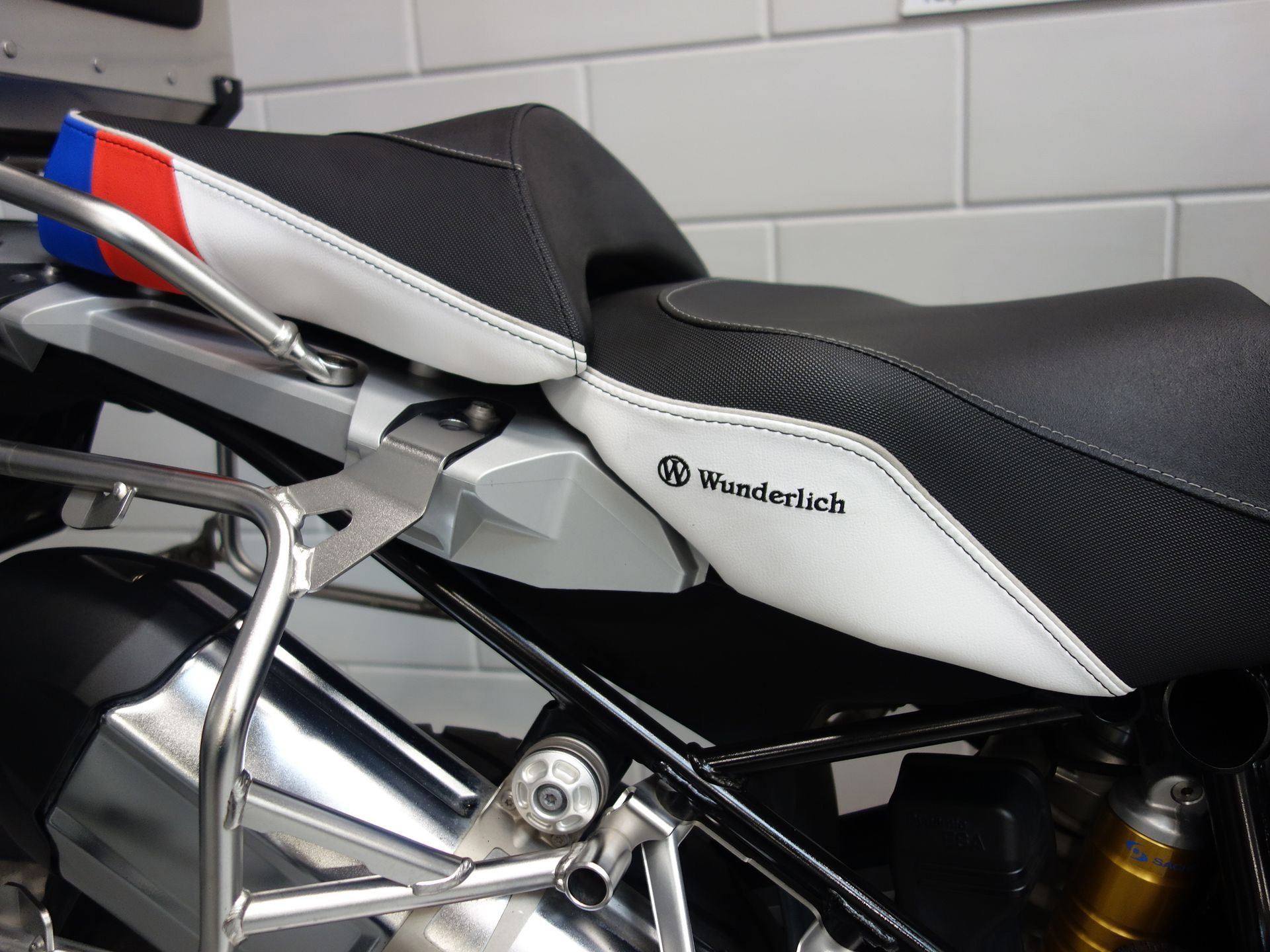 56630291-9 Gebruikte BMW R 1200 GS Adventure all-road met 1170cc motor uit 2016 bij NIWA Motoren