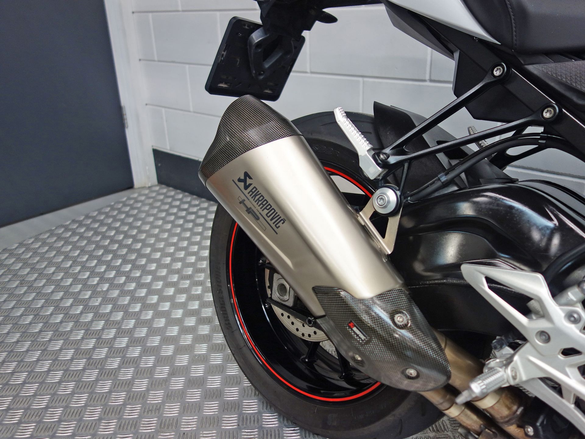 56630303-4 Gebruikte BMW S 1000 R naked bike met 999cc motor uit 2019 bij NIWA Motoren
