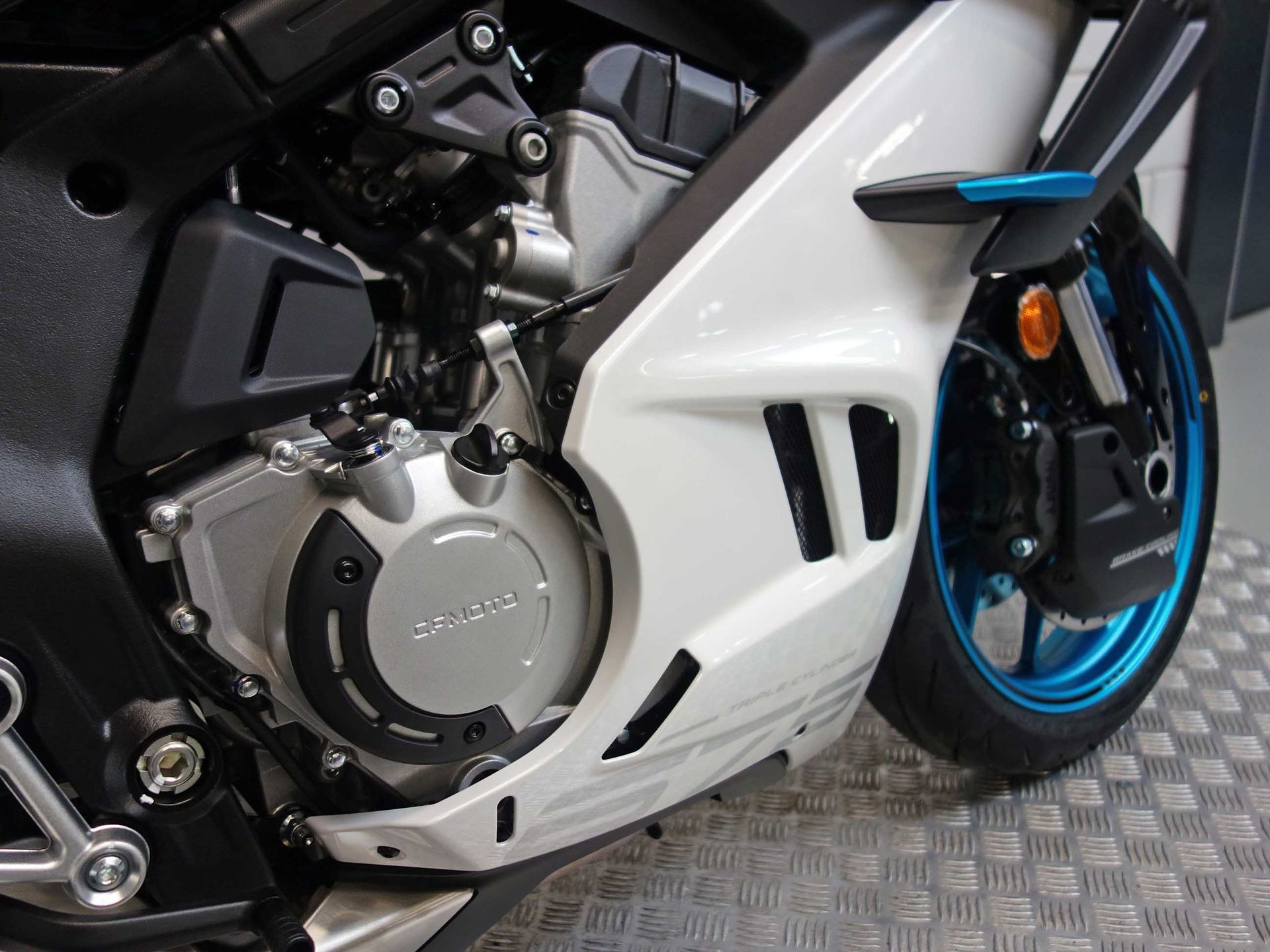 56630433-6 Nieuwe CFMOTO 675 SR supersport met 675cc motor uit 2026 bij NIWA Motoren