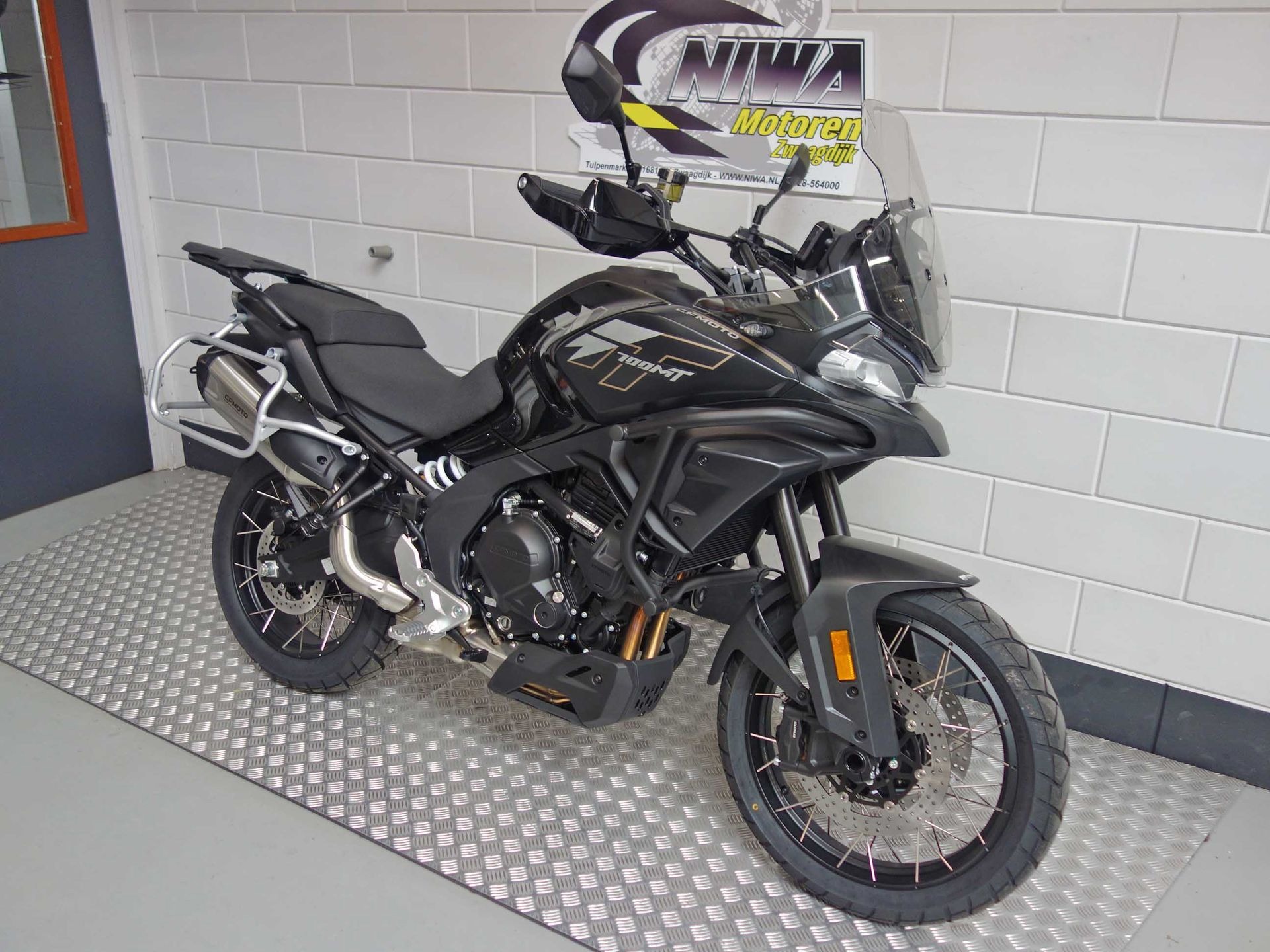 56630478-3 Nieuwe CFMOTO 700 MT tour met cc motor uit 2026 bij NIWA Motoren