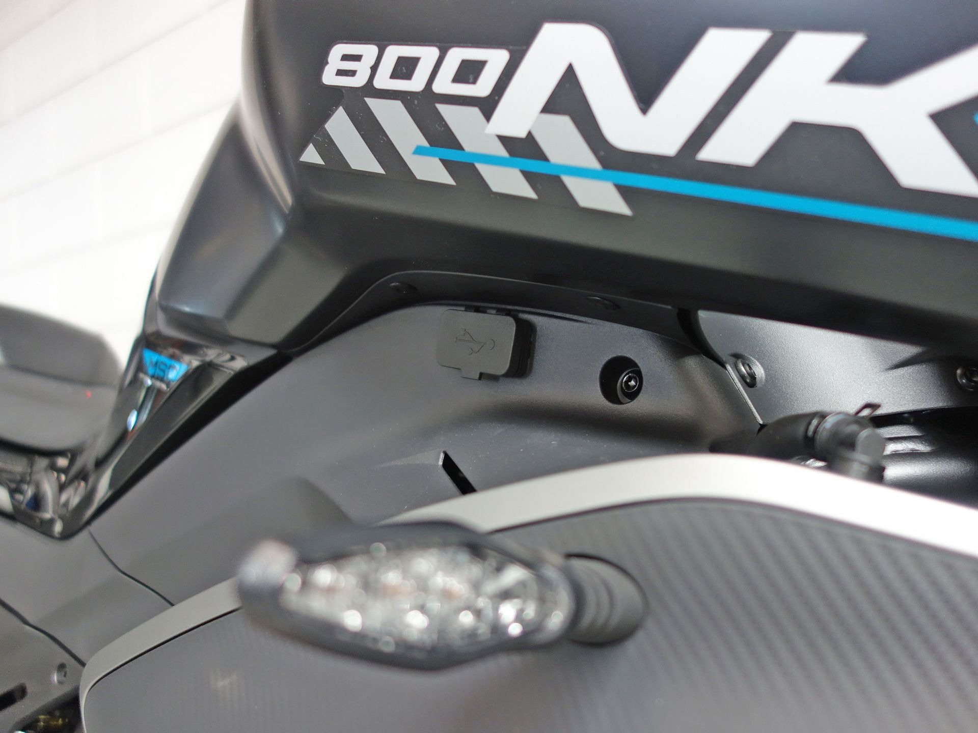 56630507-4 Nieuwe CFMOTO 800 NK naked bike met 799cc motor uit 2025 bij NIWA Motoren