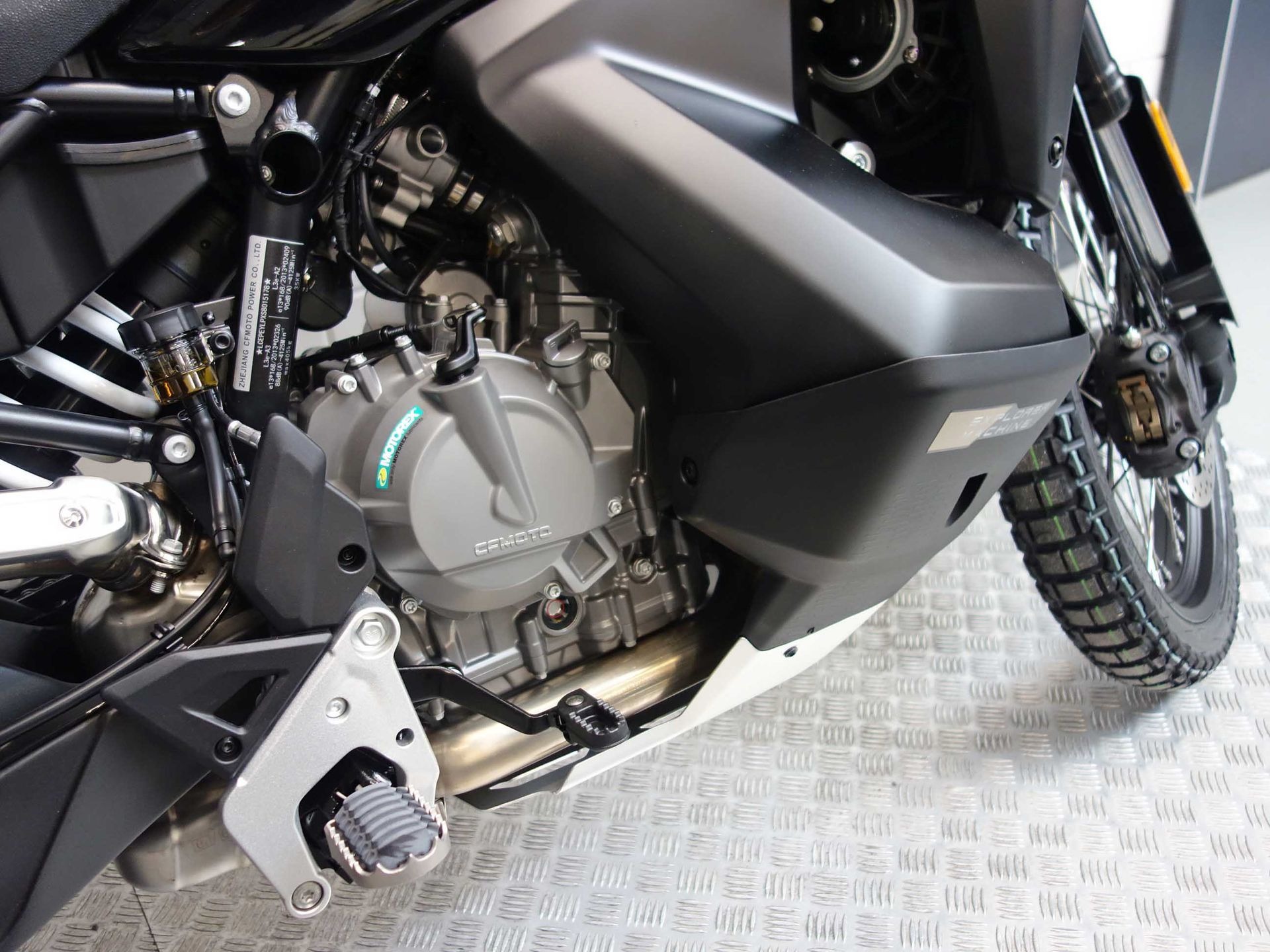 56630511-10 Nieuwe CFMOTO 800 MT tour met 799cc motor uit 2026 bij NIWA Motoren