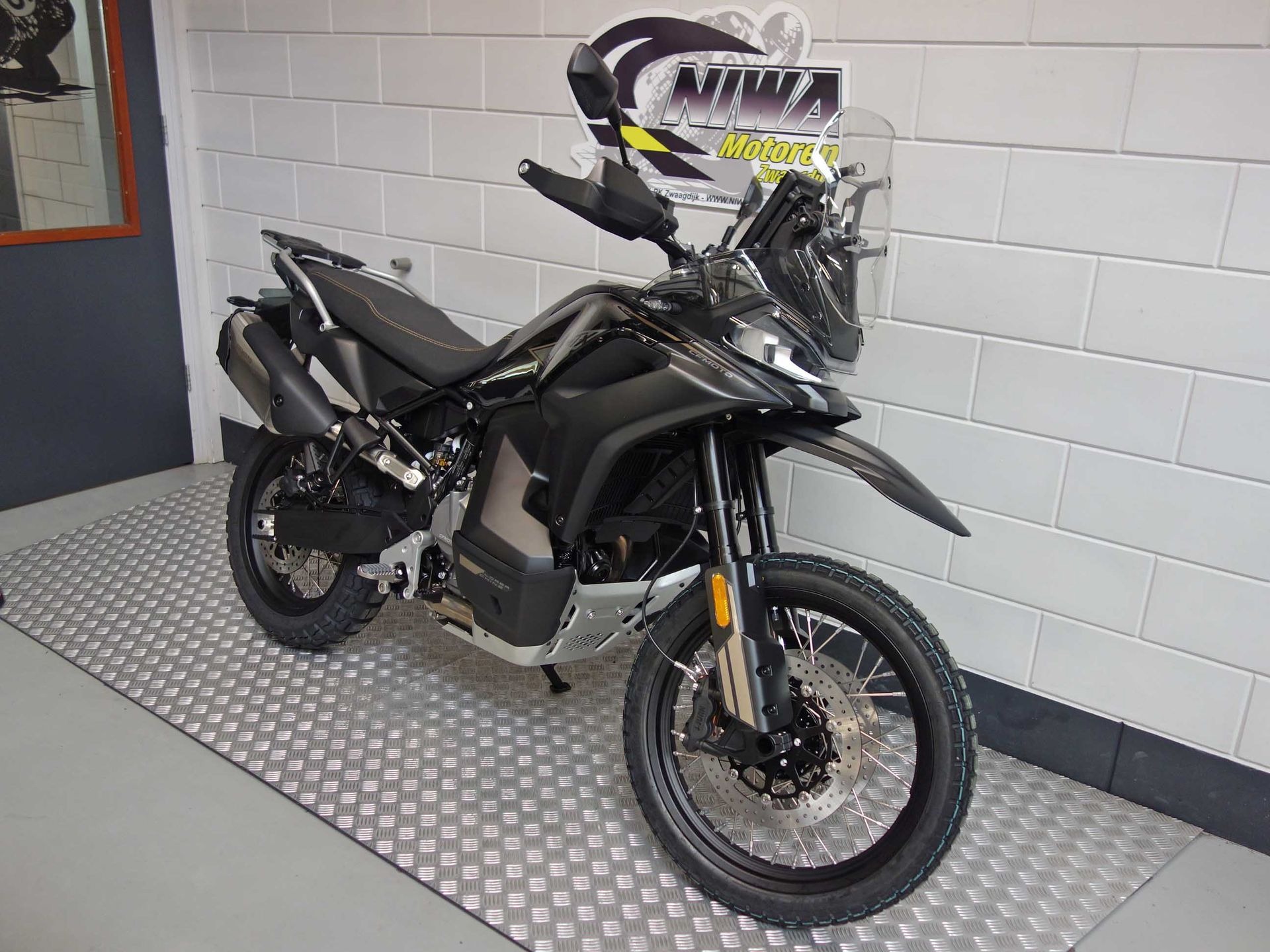 56630511-2 Nieuwe CFMOTO 800 MT tour met 799cc motor uit 2026 bij NIWA Motoren