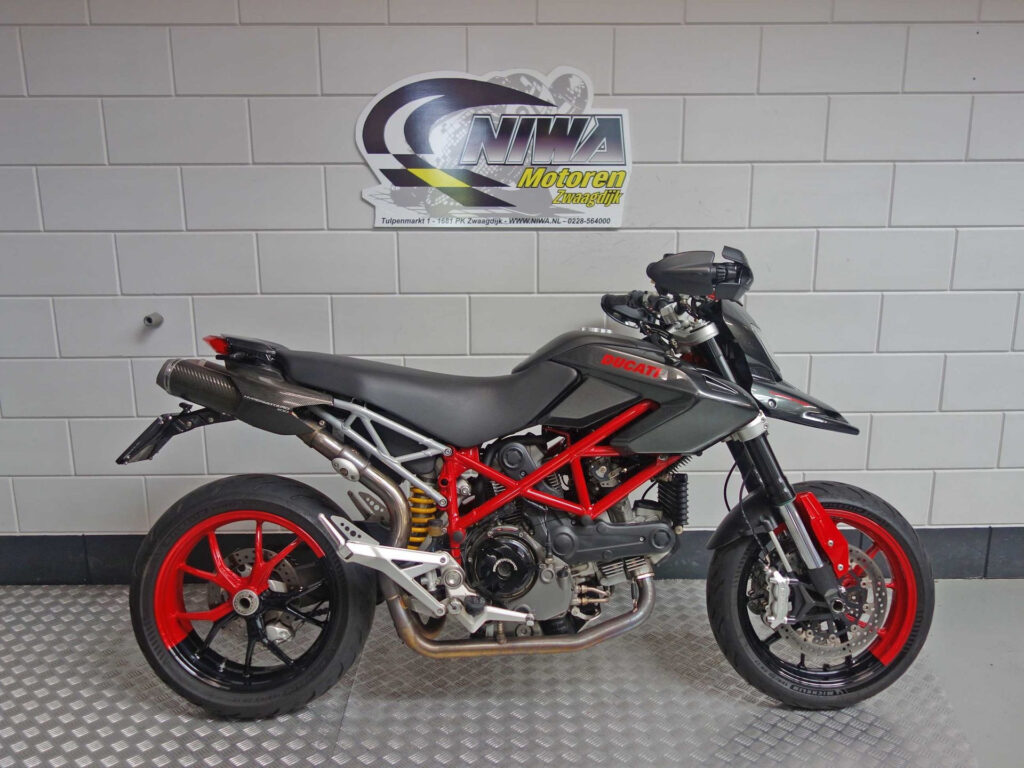 Gebruikte Ducati Hypermotard supermotard met 1079cc motor uit 2012 bij NIWA Motoren