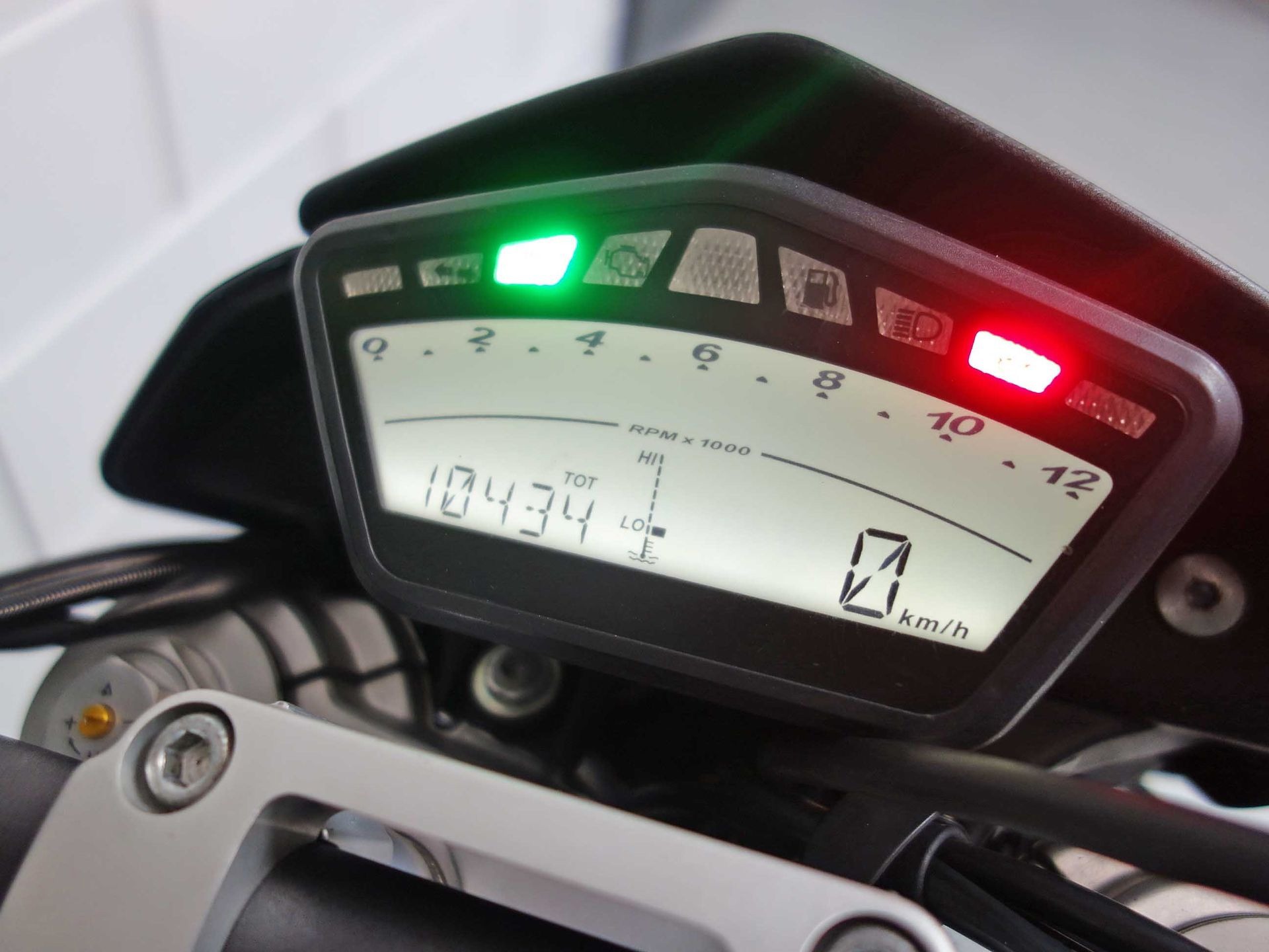 56630557-2 Gebruikte Ducati Hypermotard supermotard met 1079cc motor uit 2012 bij NIWA Motoren