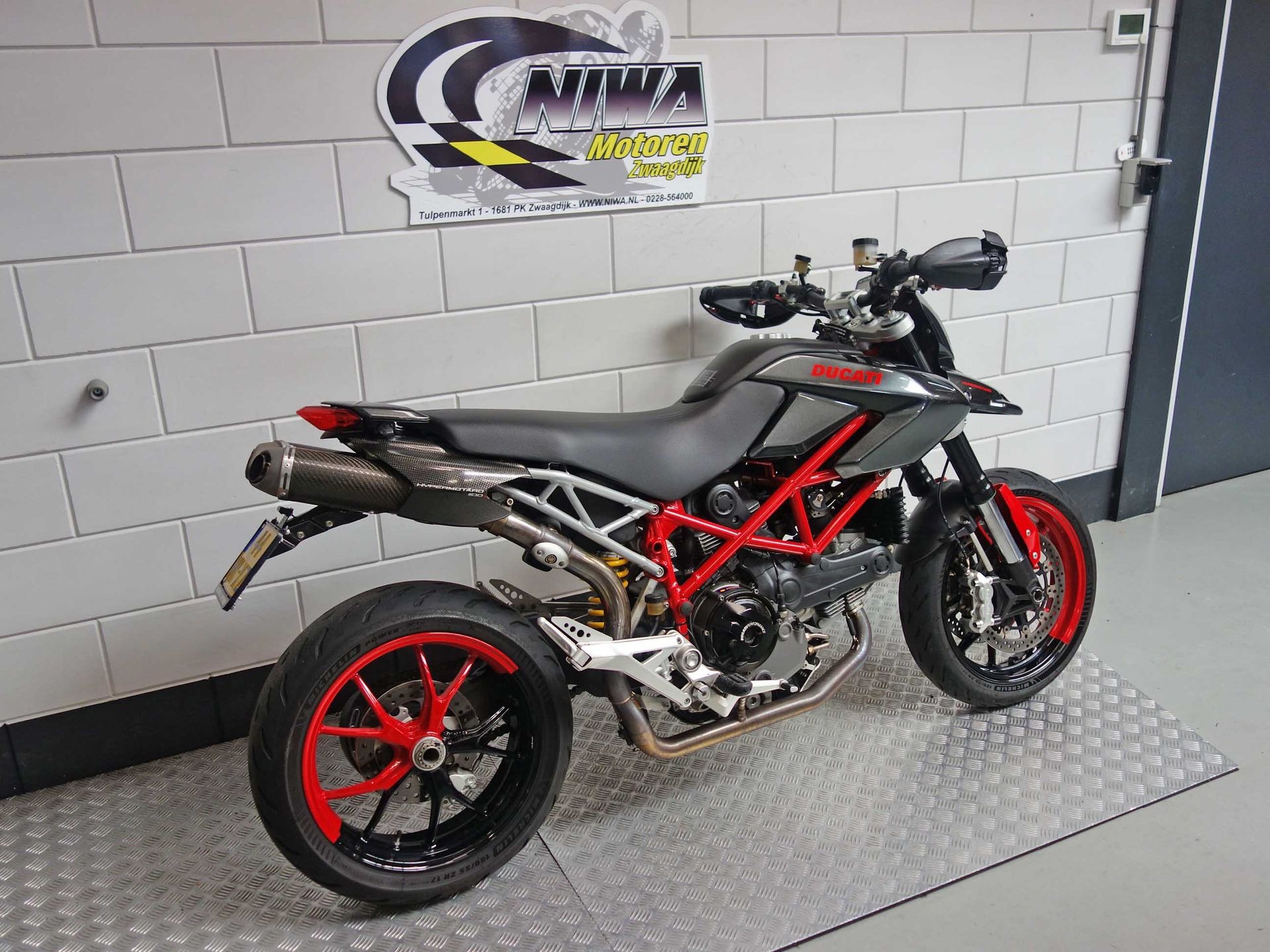 56630557-6 Gebruikte Ducati Hypermotard supermotard met 1079cc motor uit 2012 bij NIWA Motoren