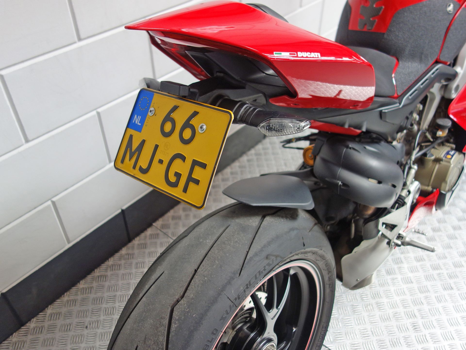 56630559-5 Gebruikte Ducati Panigale V4 supersport met 1103cc motor uit 2017 bij NIWA Motoren