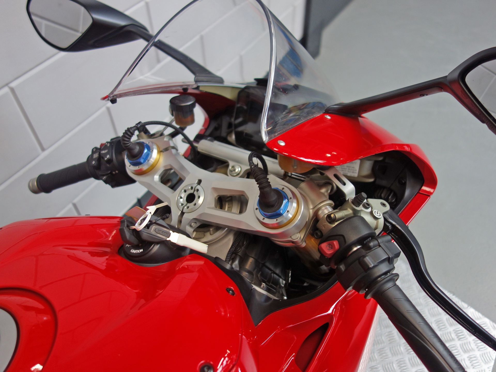 56630559-8 Gebruikte Ducati Panigale V4 supersport met 1103cc motor uit 2017 bij NIWA Motoren