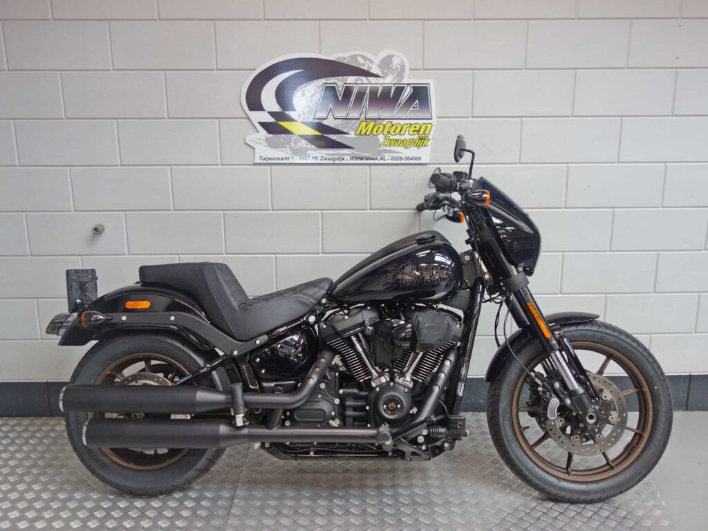 Gebruikte Harley-Davidson Low Rider chopper met 1923cc motor uit 2022 bij NIWA Motoren