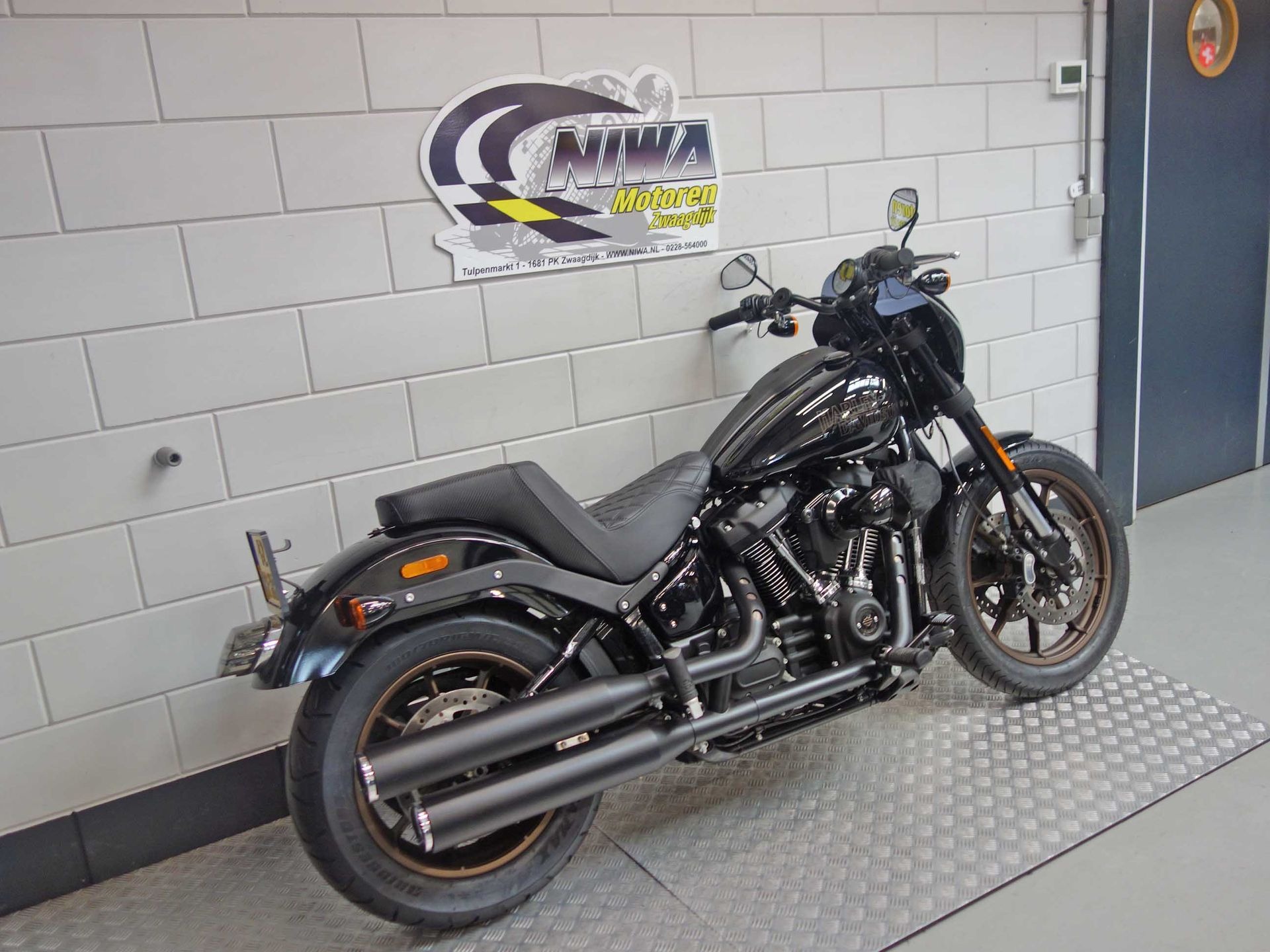 56630567-3 Gebruikte Harley-Davidson Low Rider chopper met 1923cc motor uit 2022 bij NIWA Motoren