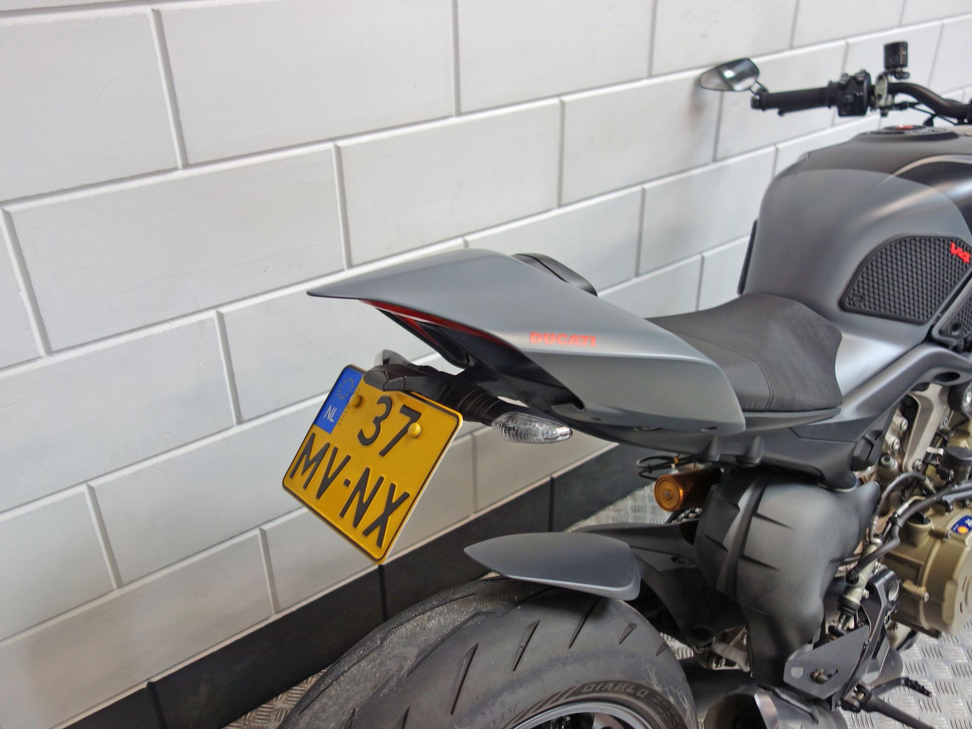56630584-8 Gebruikte Ducati Streetfighter naked bike met 1103cc motor uit 2024 bij NIWA Motoren