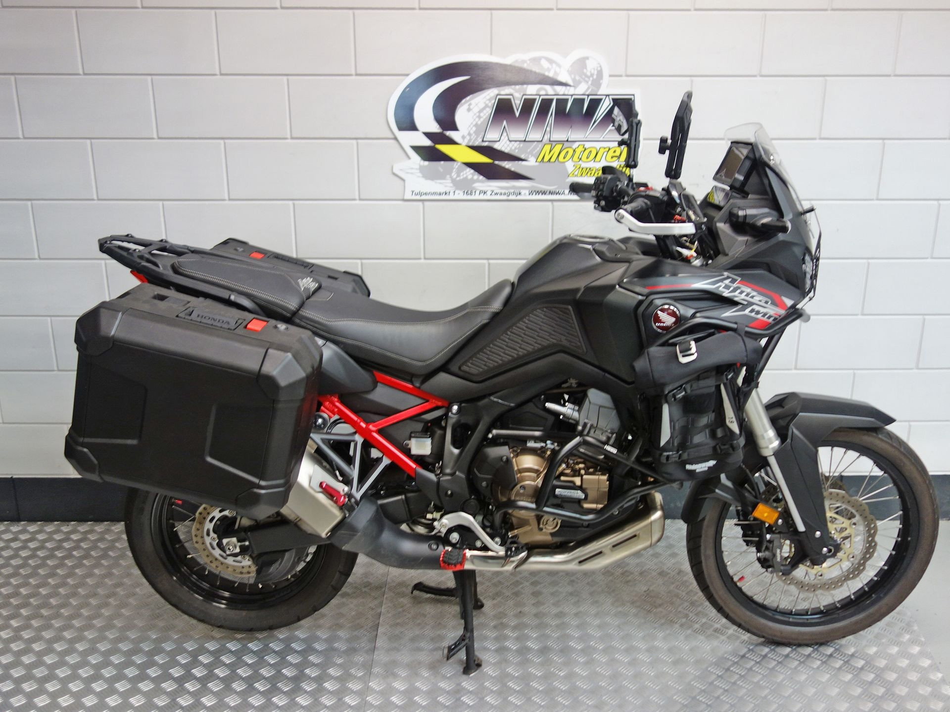 56630586-1 Gebruikte Honda CRF 1100 tour met 1084cc motor uit 2020 bij NIWA Motoren