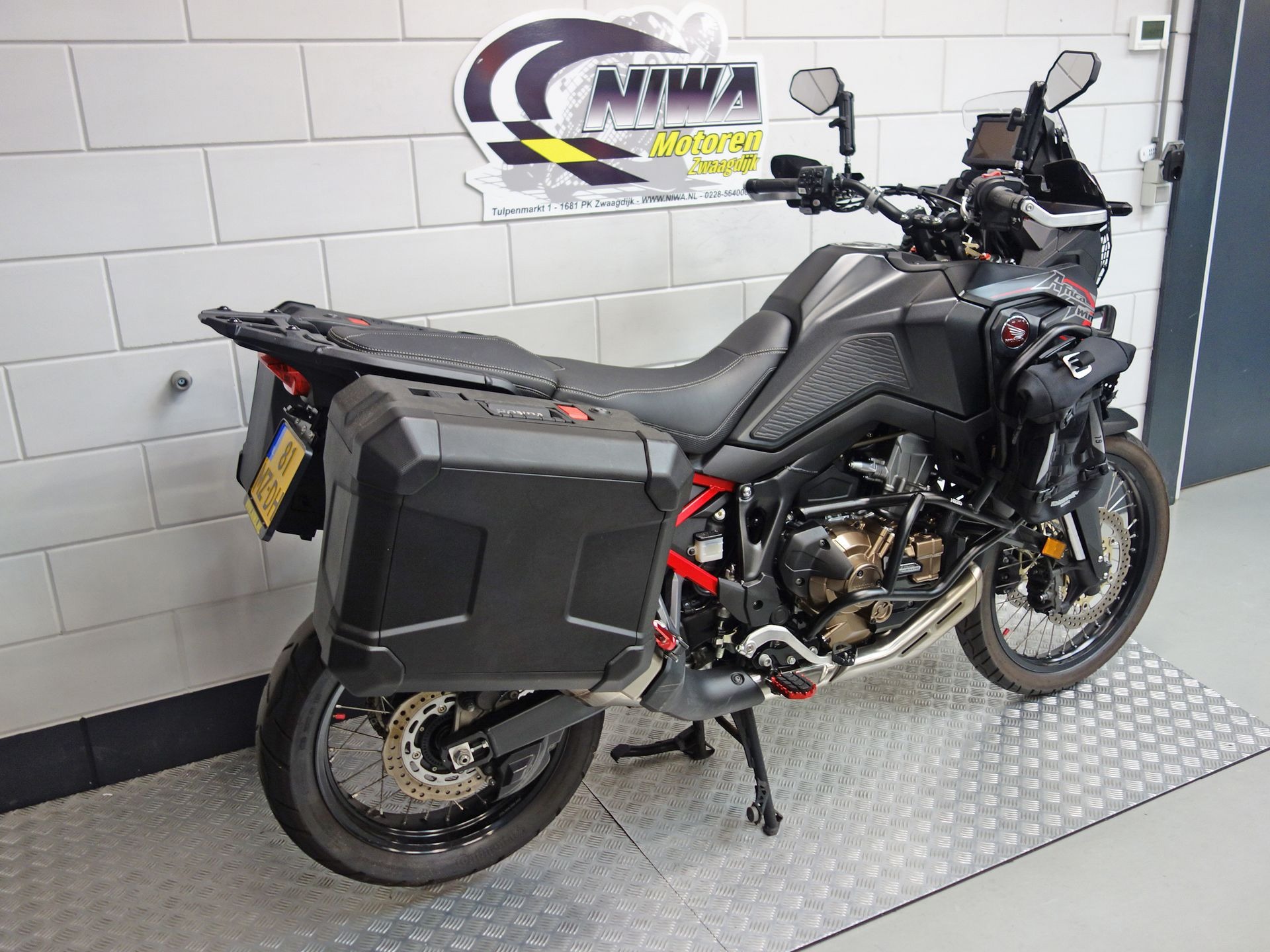 56630586-3 Gebruikte Honda CRF 1100 tour met 1084cc motor uit 2020 bij NIWA Motoren