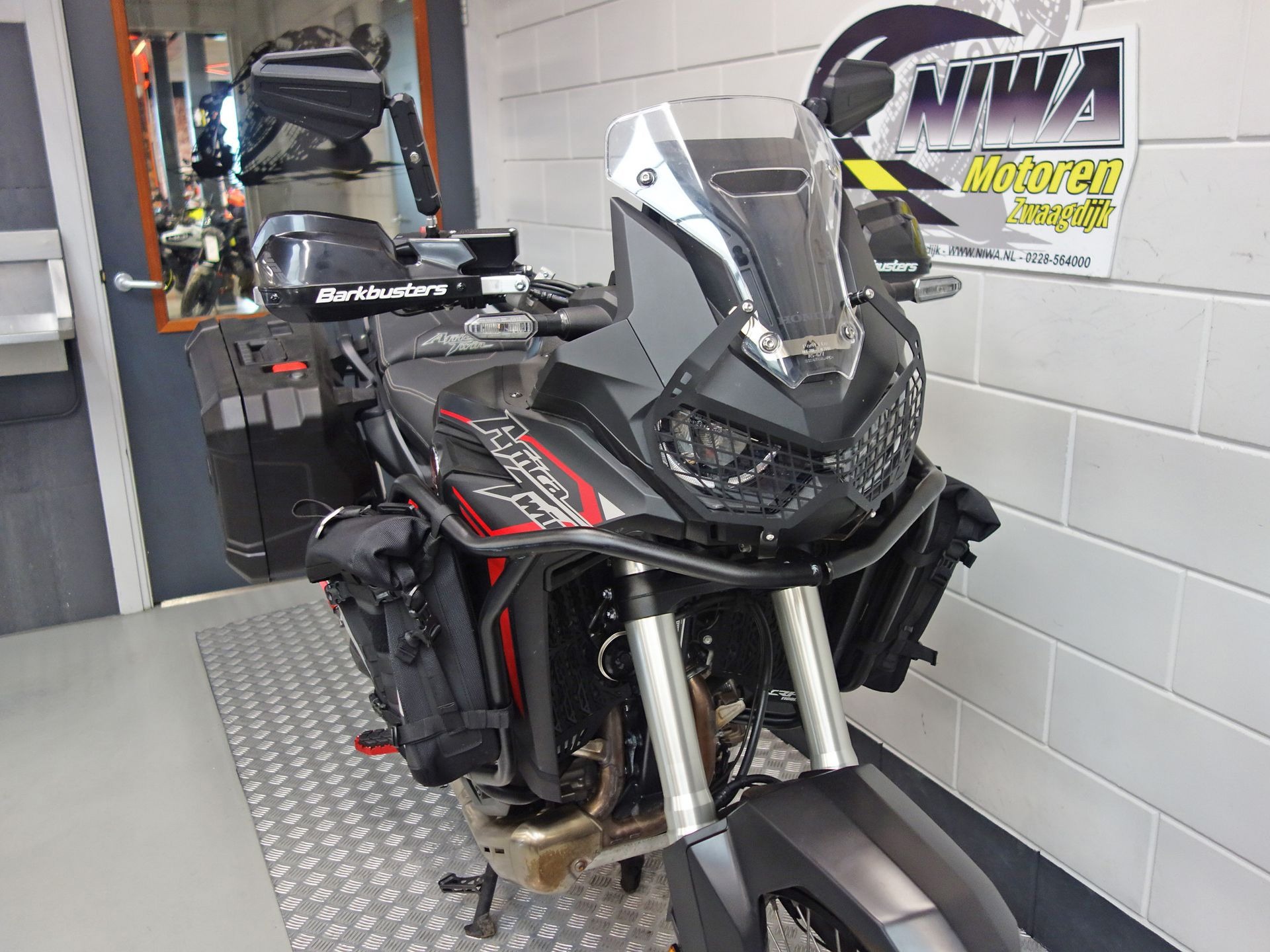 56630586-4 Gebruikte Honda CRF 1100 tour met 1084cc motor uit 2020 bij NIWA Motoren